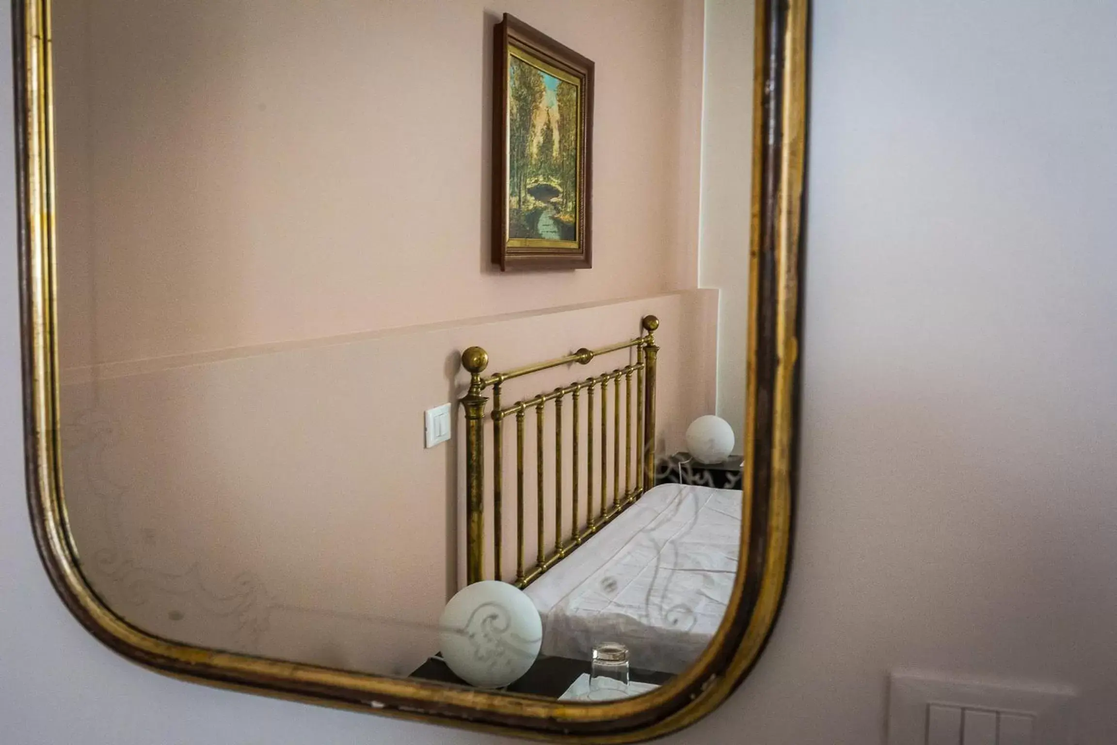 Decorative detail, Bathroom in Liberty Suites