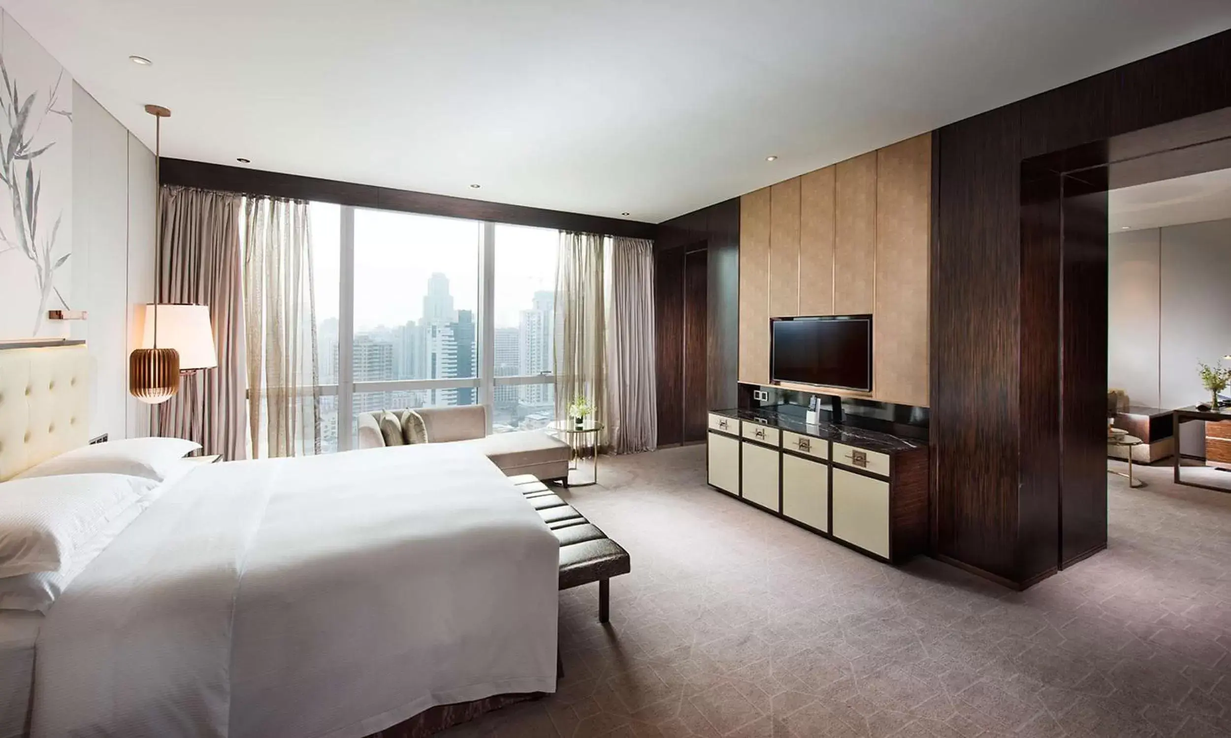 Bed in Hilton Shenzhen Futian, Metro Station at Hotel Front Door, Close to Futian Convention & Exhibition Center