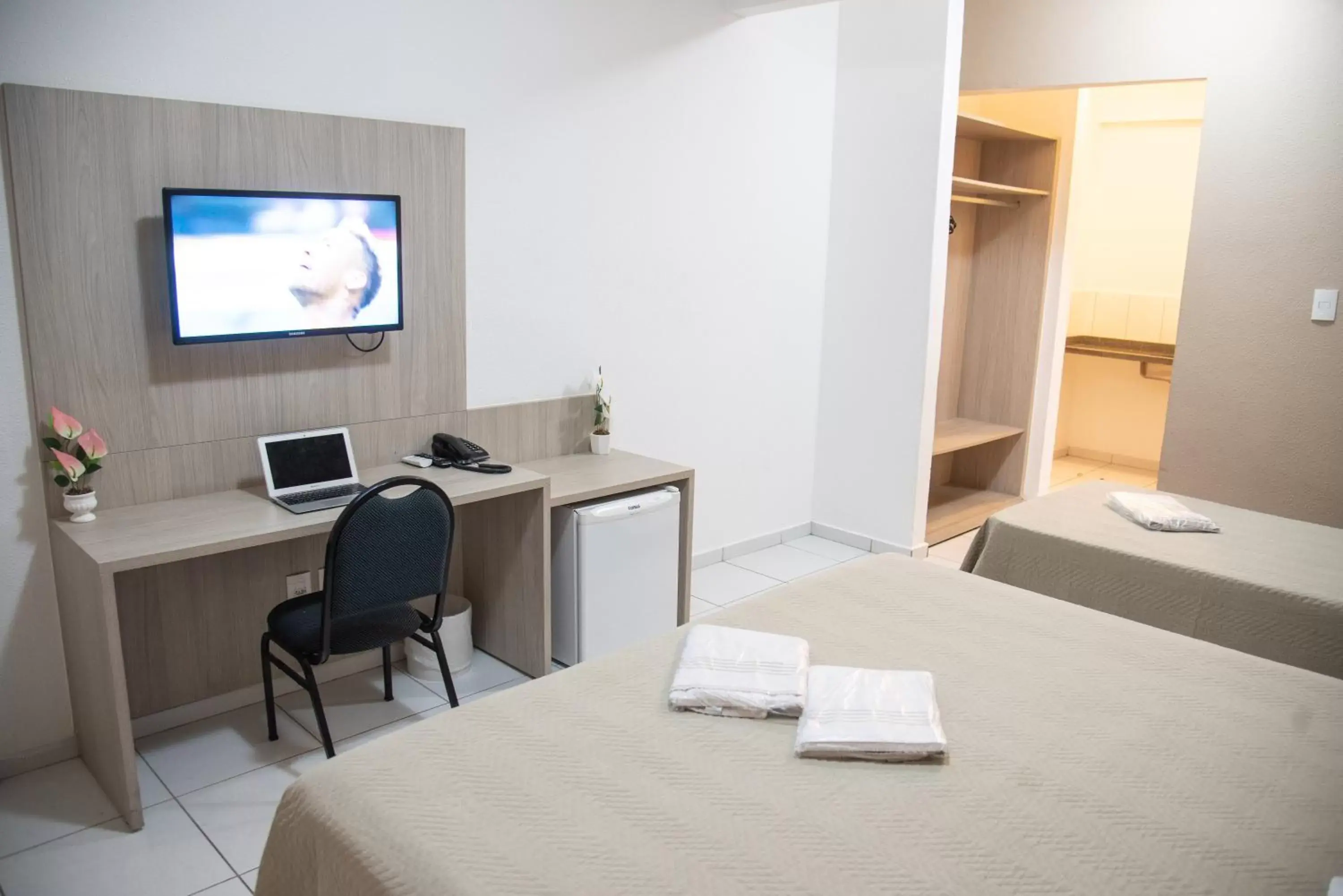 TV/Entertainment Center in Getúllio Hotel