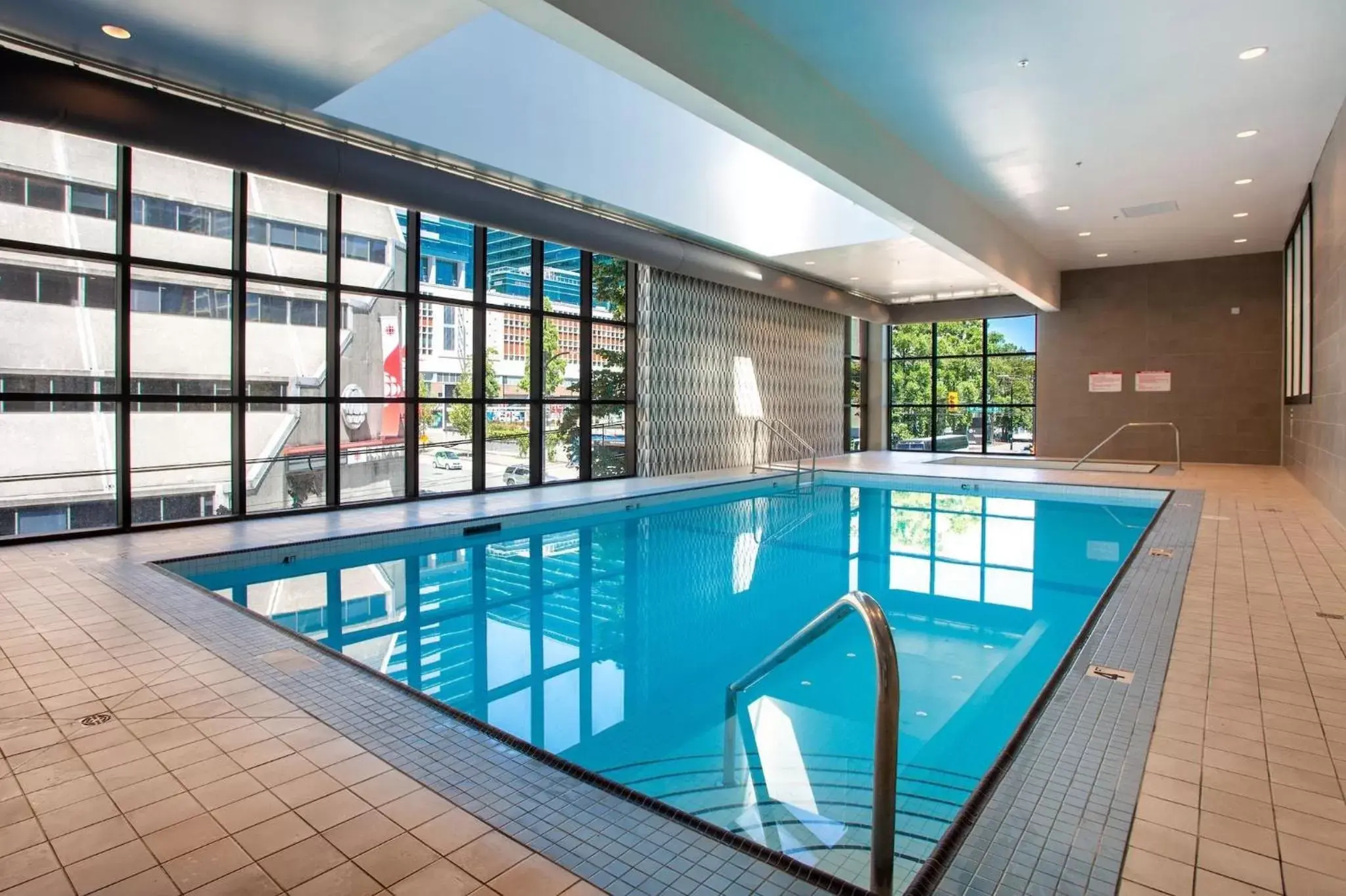 Swimming Pool in Sandman Hotel Vancouver Downtown