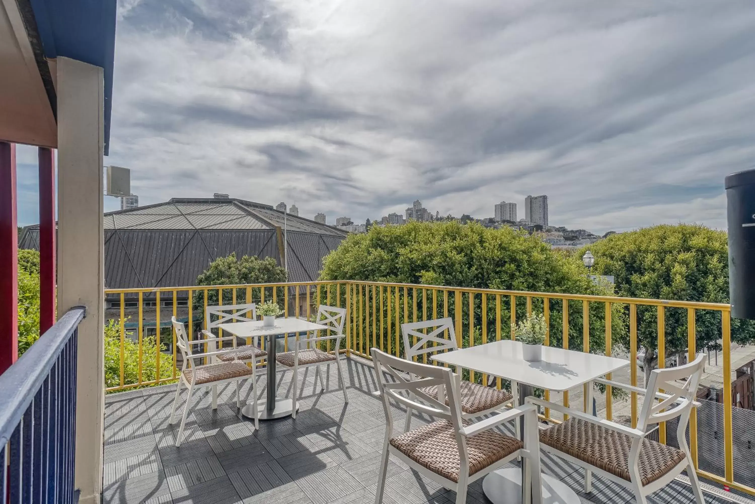 Property building, Balcony/Terrace in The Wharf Inn