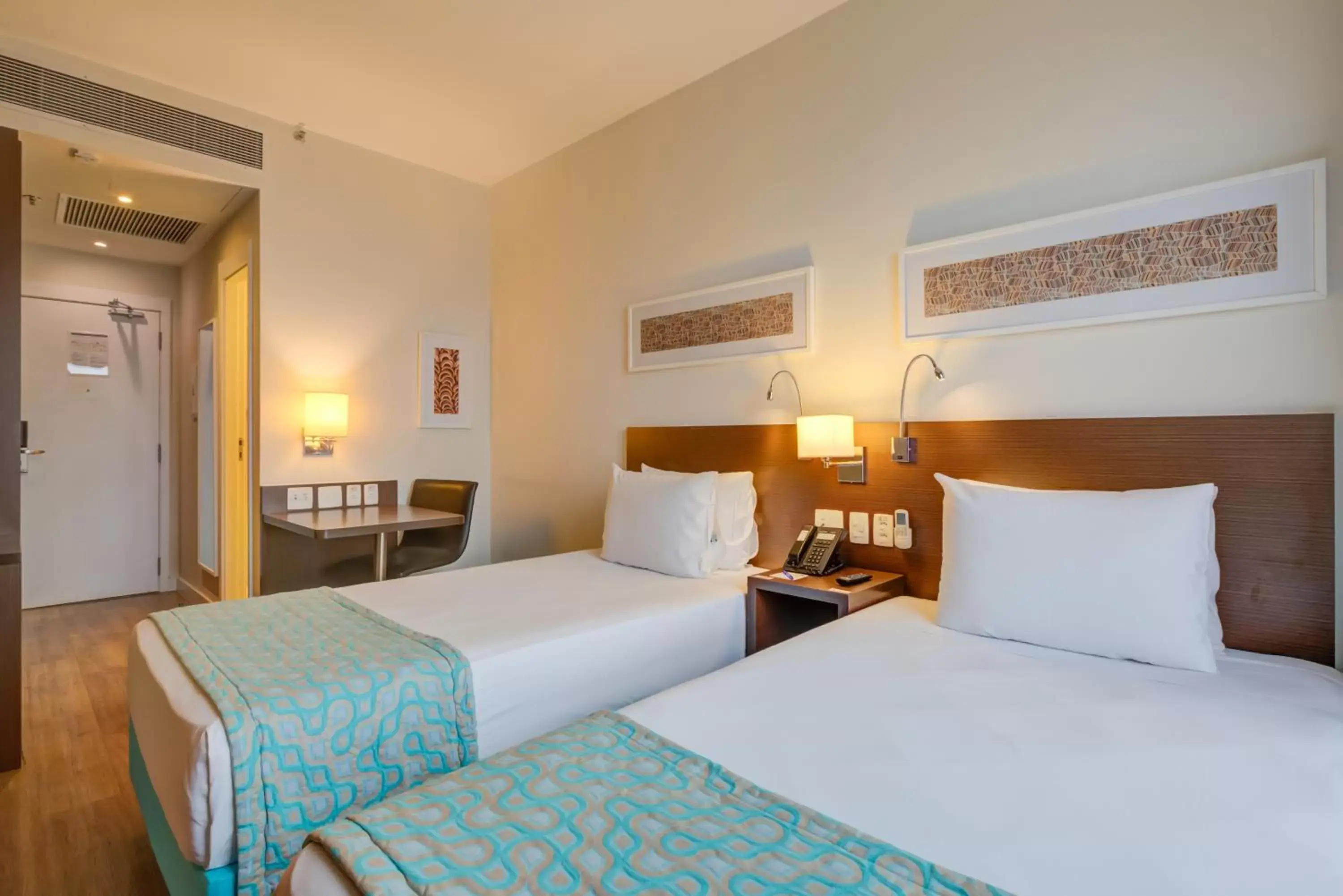 Photo of the whole room, Bed in Comfort Hotel São Caetano Photo of the whole room, Bed in Comfort Hotel São Caetano