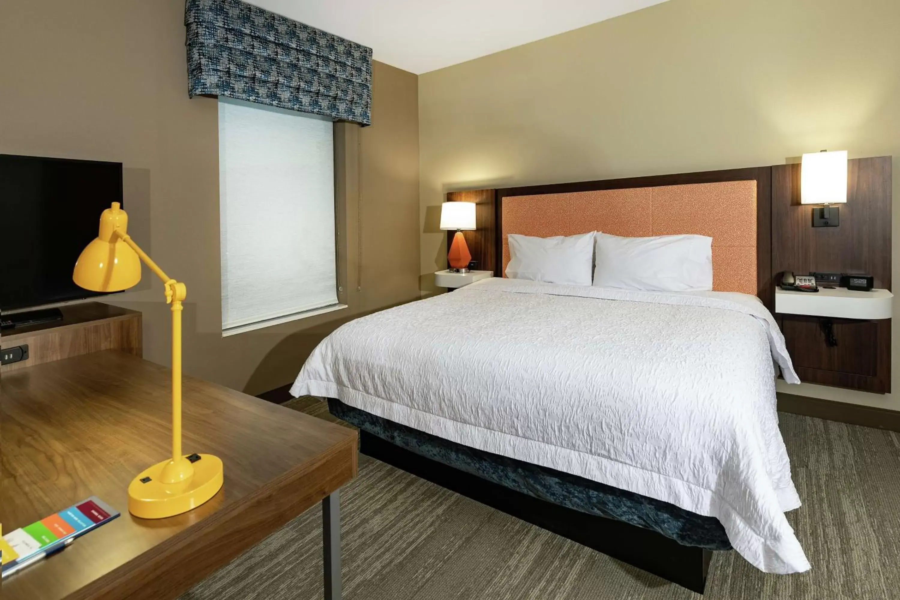 Bedroom, Bed in Hampton Inn & Suites By Hilton-Columbia Killian Road