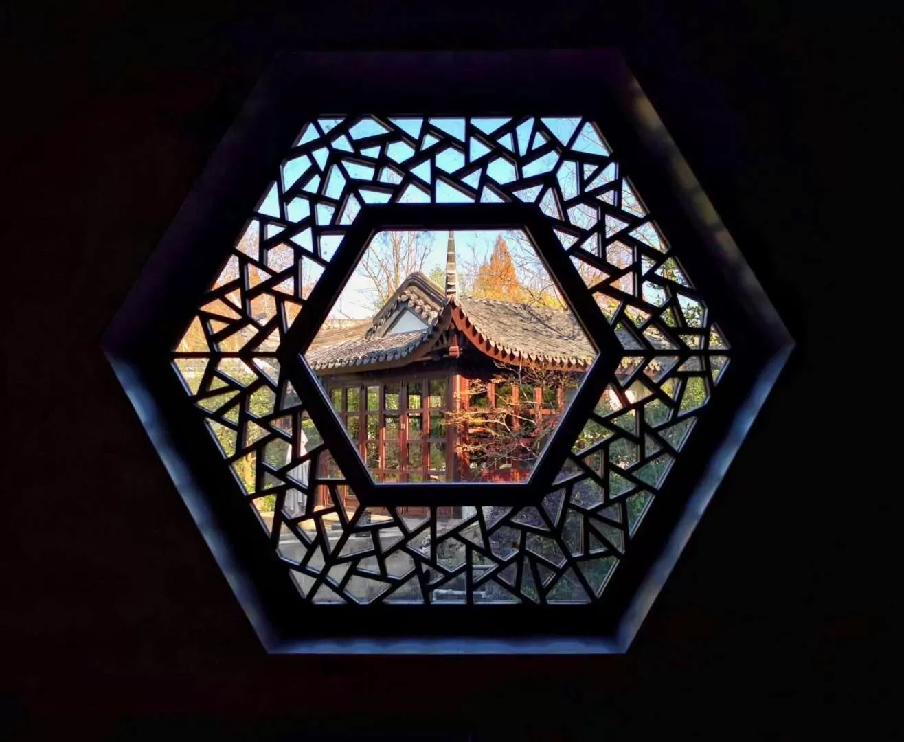 Garden view in Four Seasons Hotel Hangzhou at West Lake