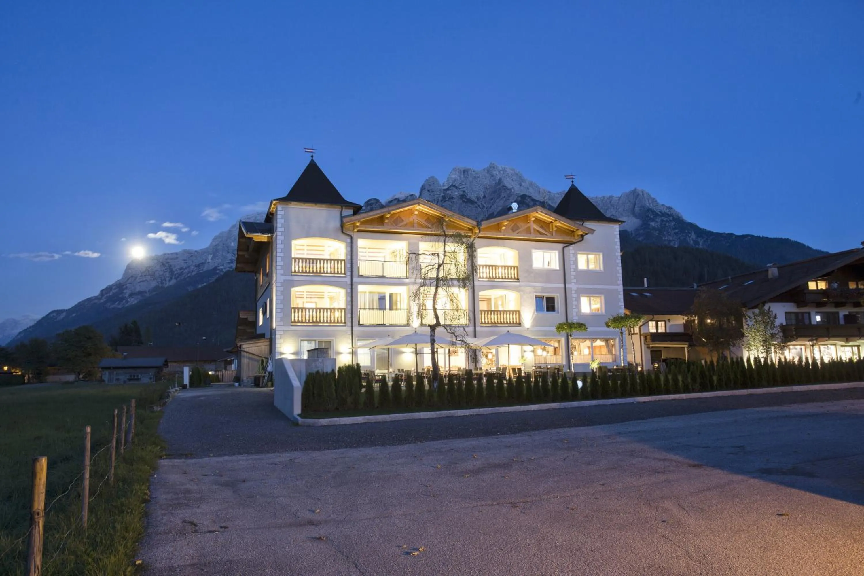 Property building in Hotel & Appartements Heigenhauser