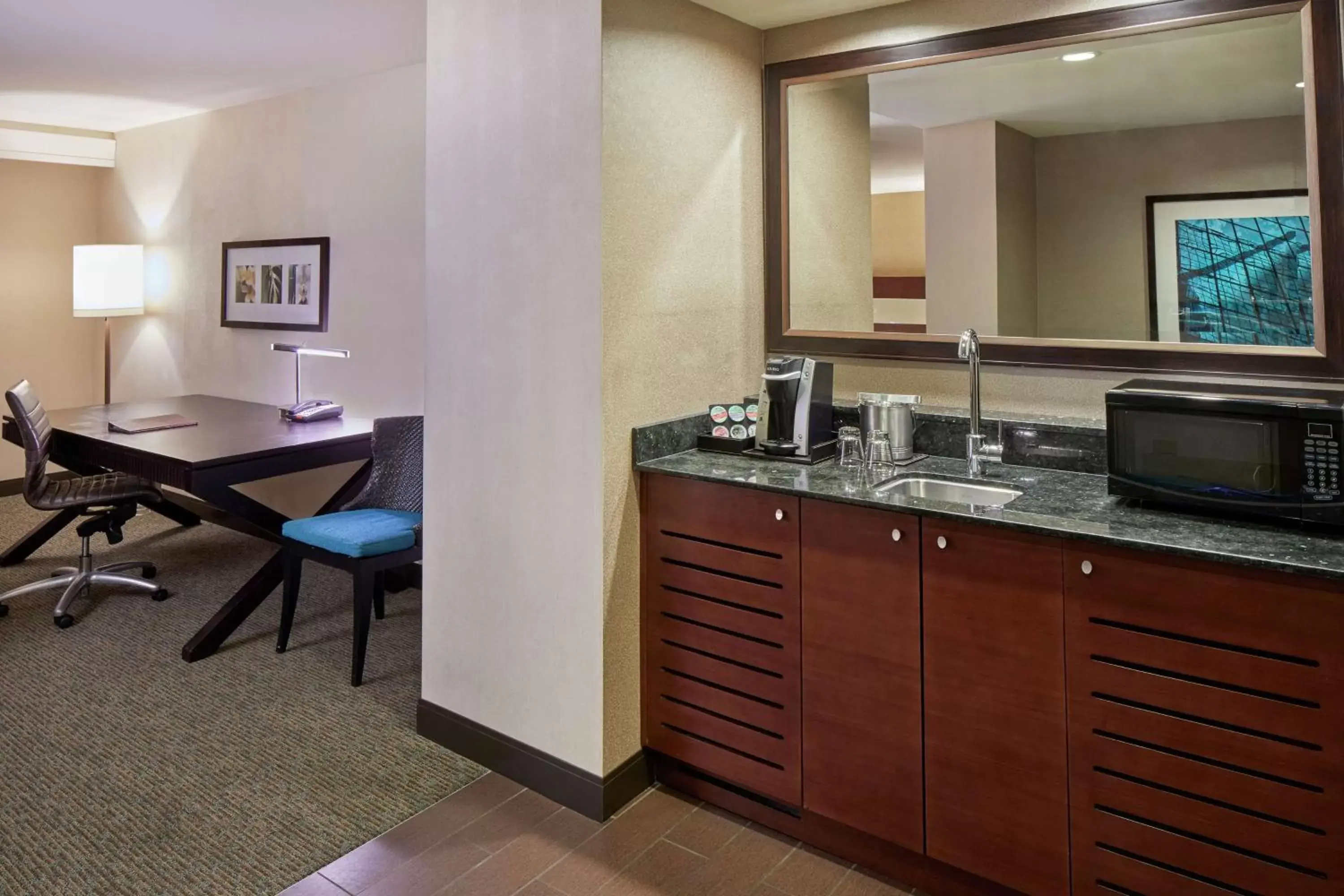 Photo of the whole room, Bathroom in DoubleTree by Hilton Alana - Waikiki Beach