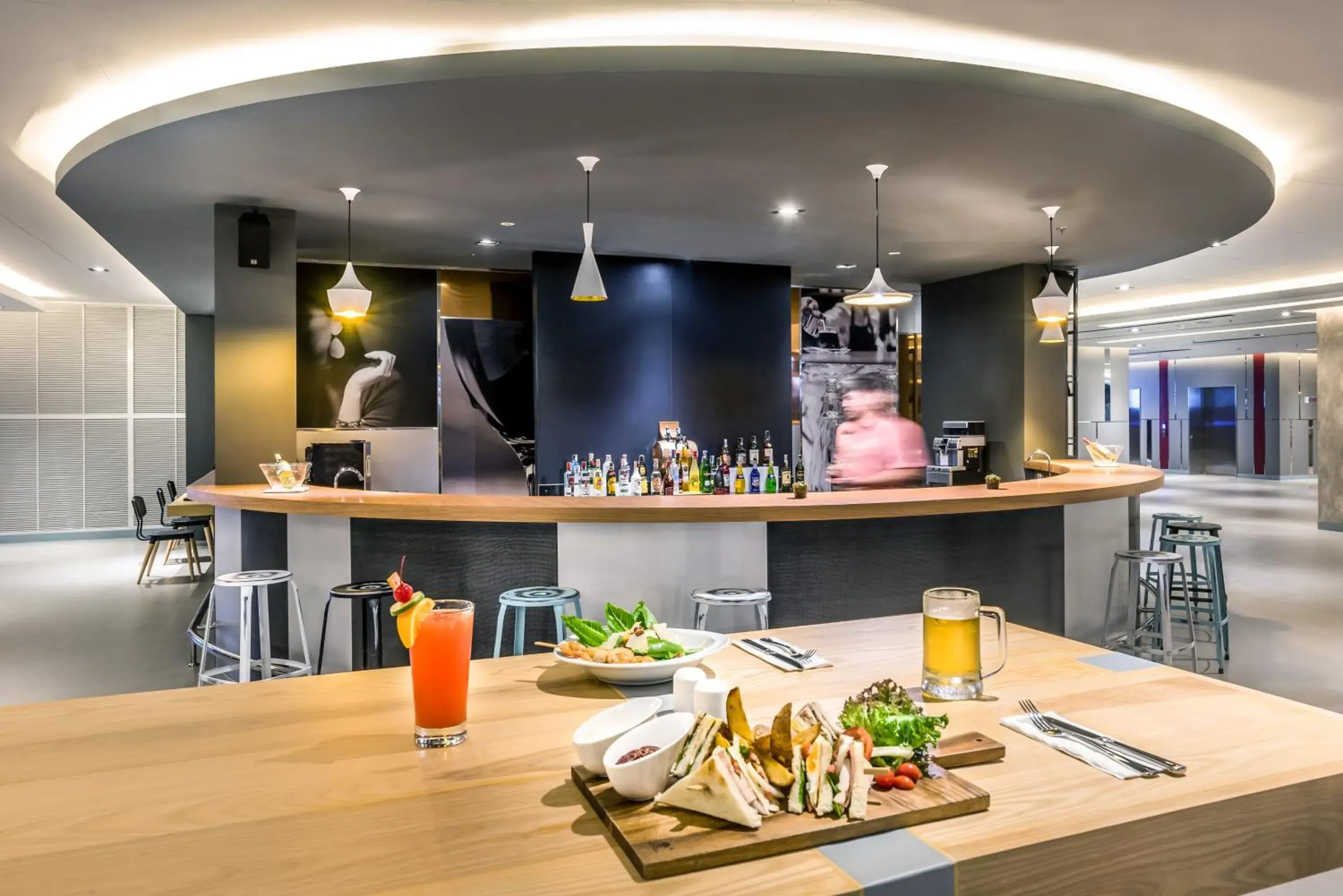Restaurant/Places to Eat in ibis Bangkok IMPACT