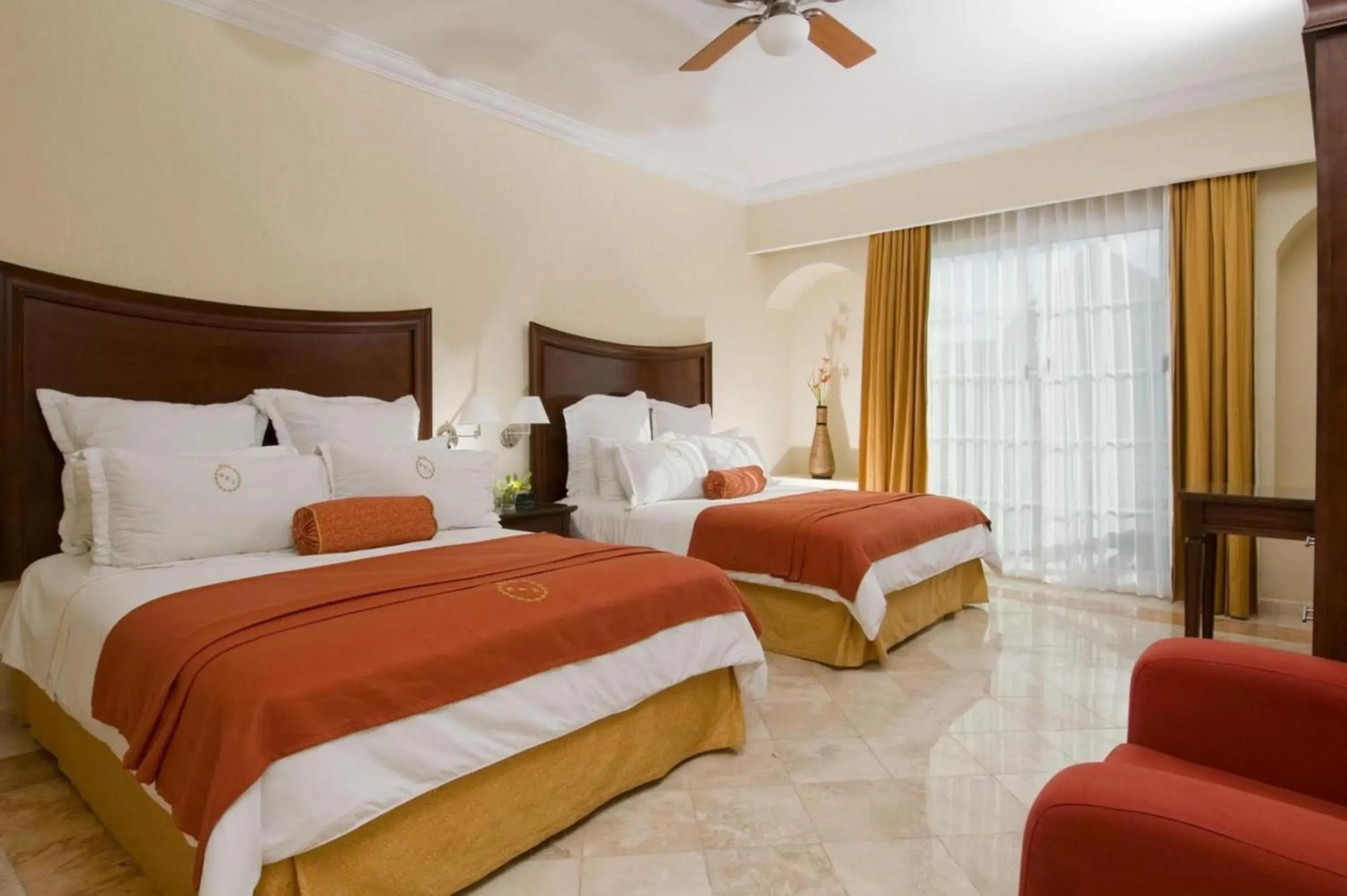 Day, Bed in Hacienda Real del Caribe Hotel