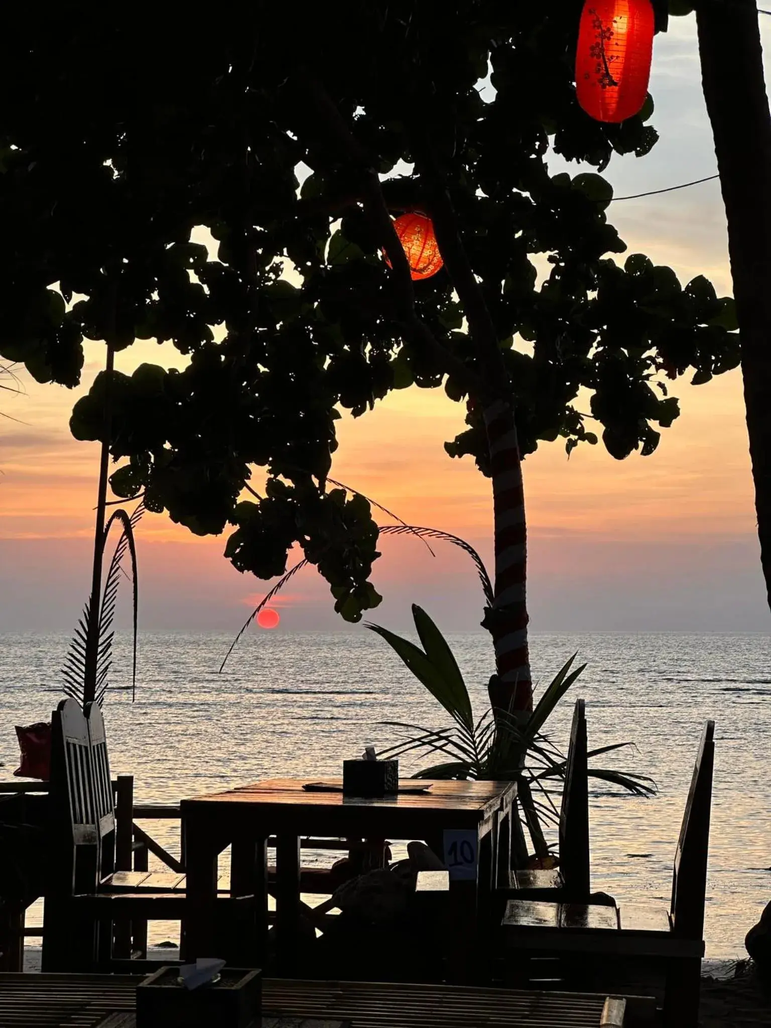 Dining area in Lanta A&J Klong khong Beach