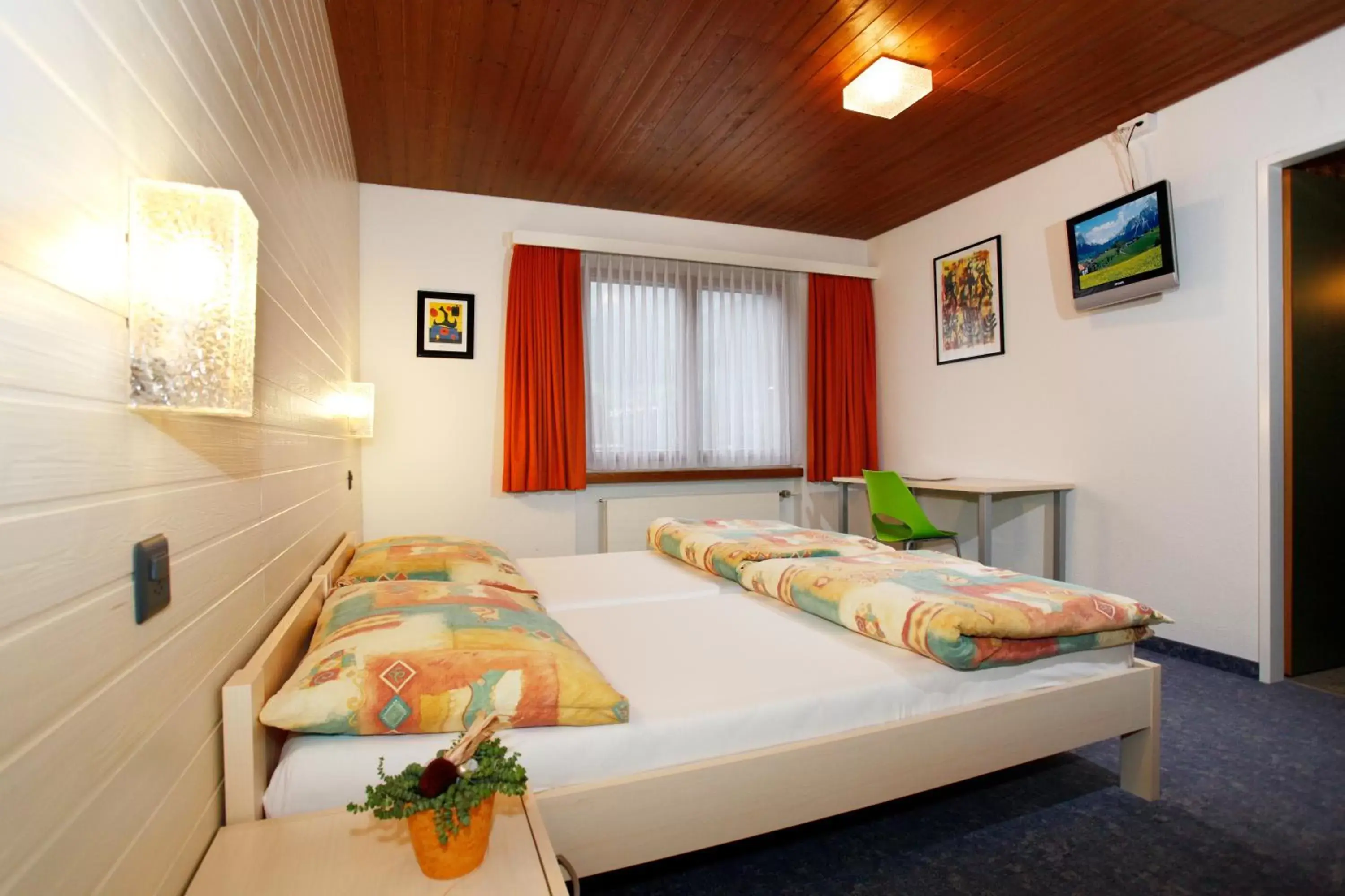 Bed in Hotel Krone