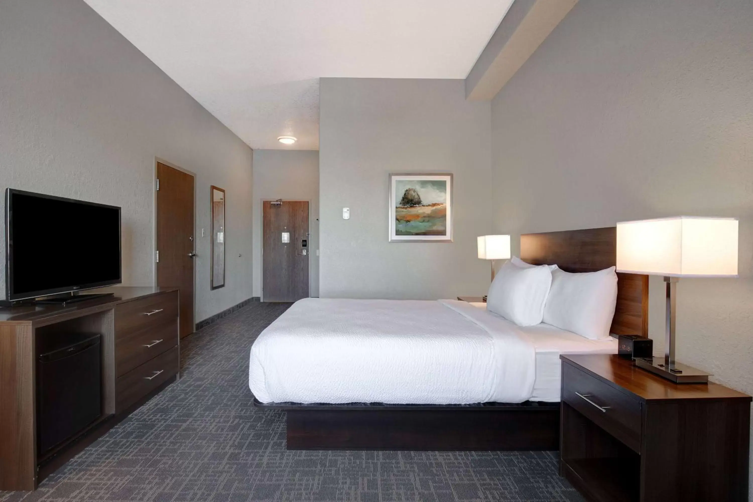 Photo of the whole room, Bed in Days Inn & Suites by Wyndham Yorkton