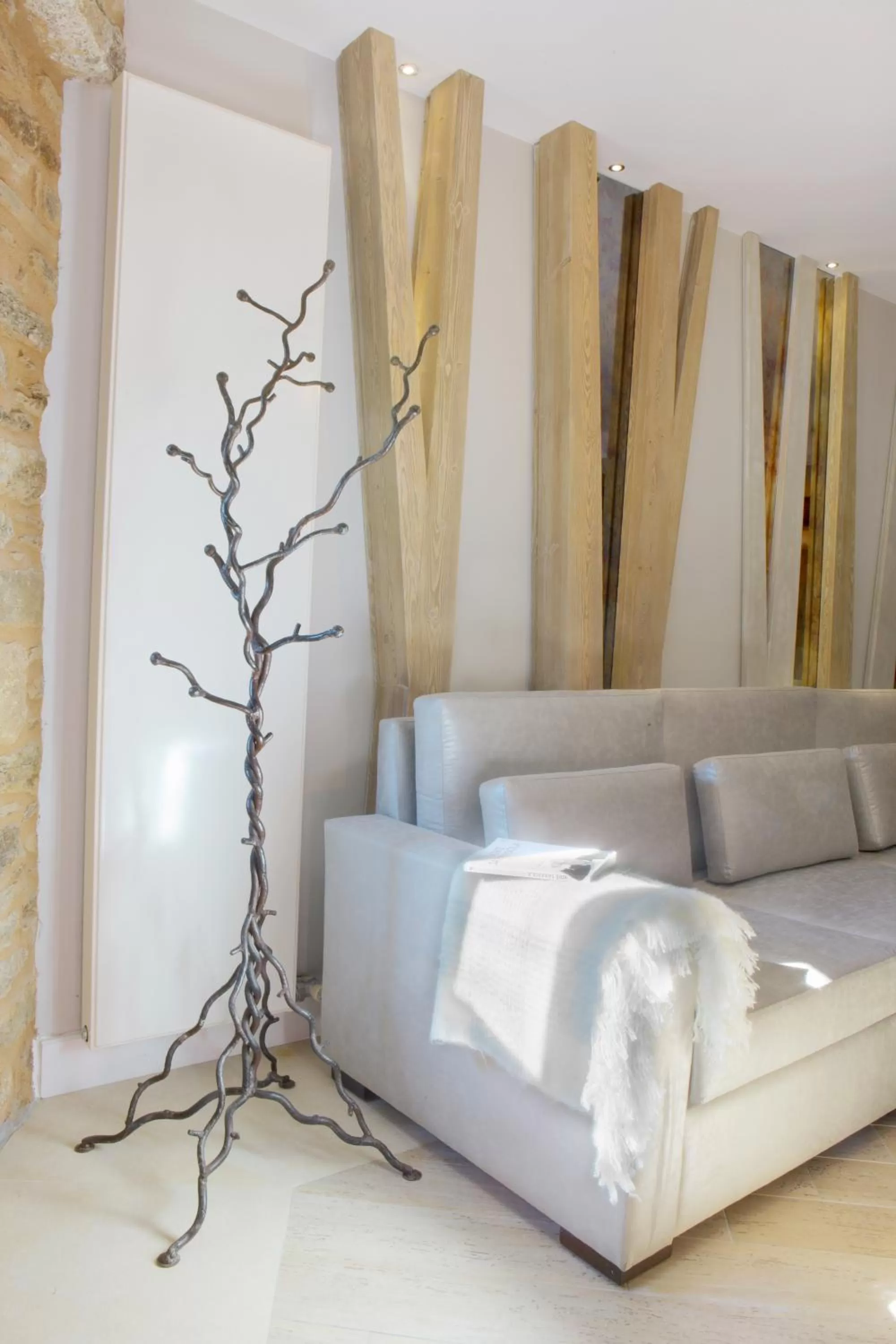 Communal lounge/ TV room, Bed in Hotel Las Treixas