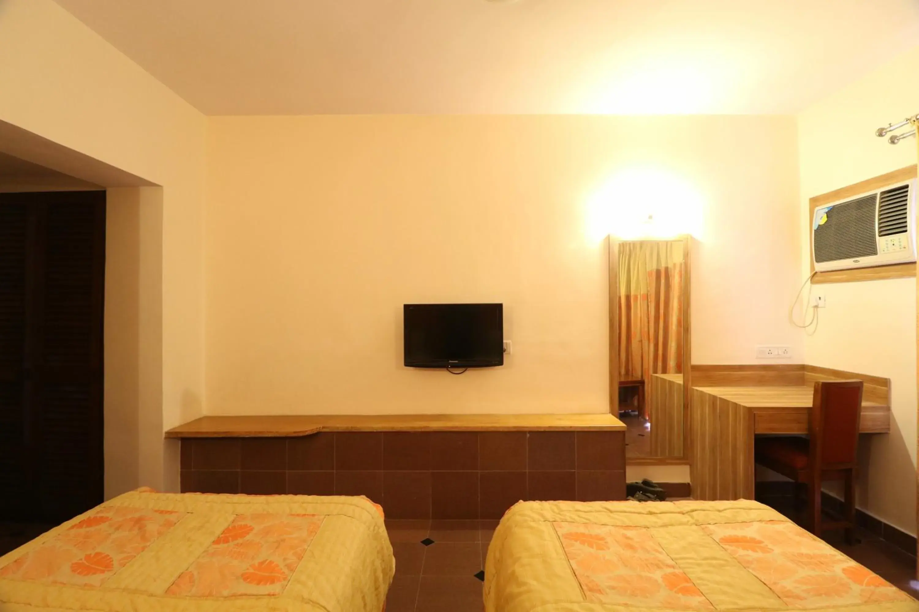 TV and multimedia, Bed in Hotel Vits Aurangabad