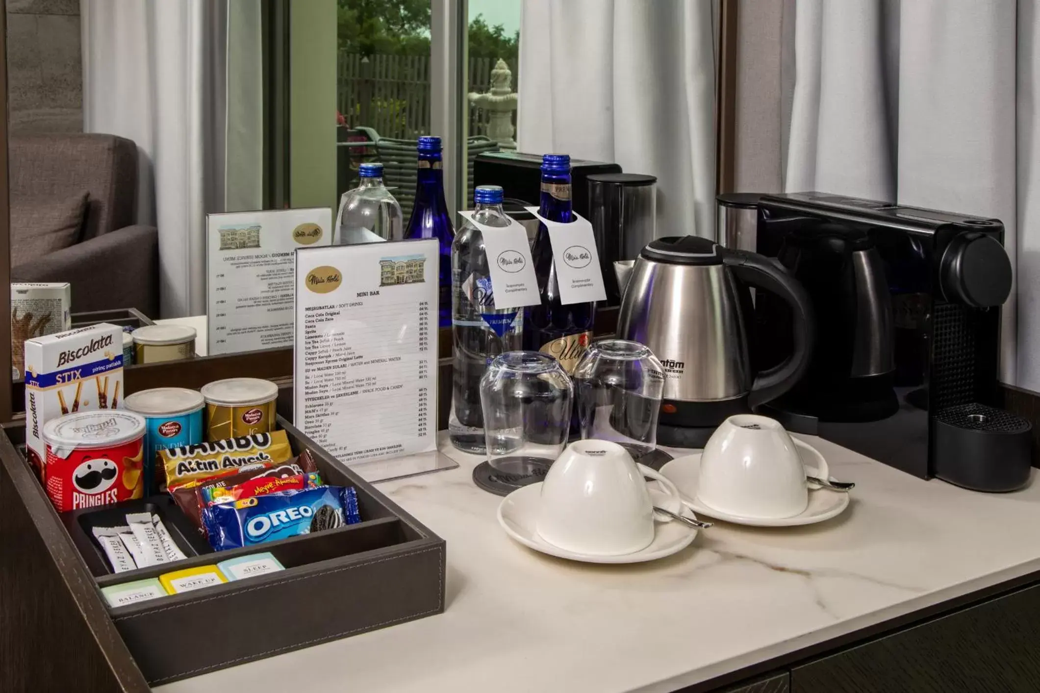 Coffee/tea facilities in Mula Hotel