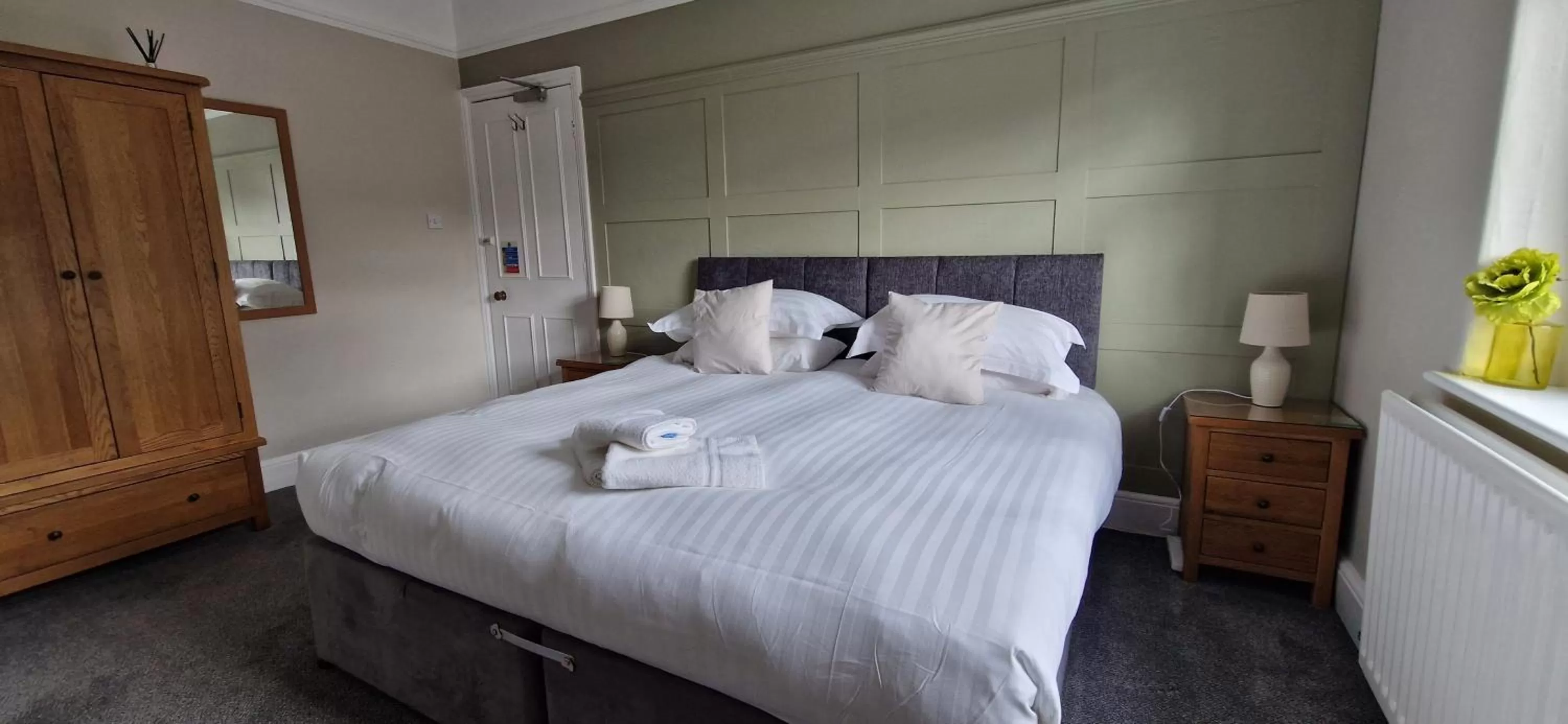 Bed in Glencoe Guest House