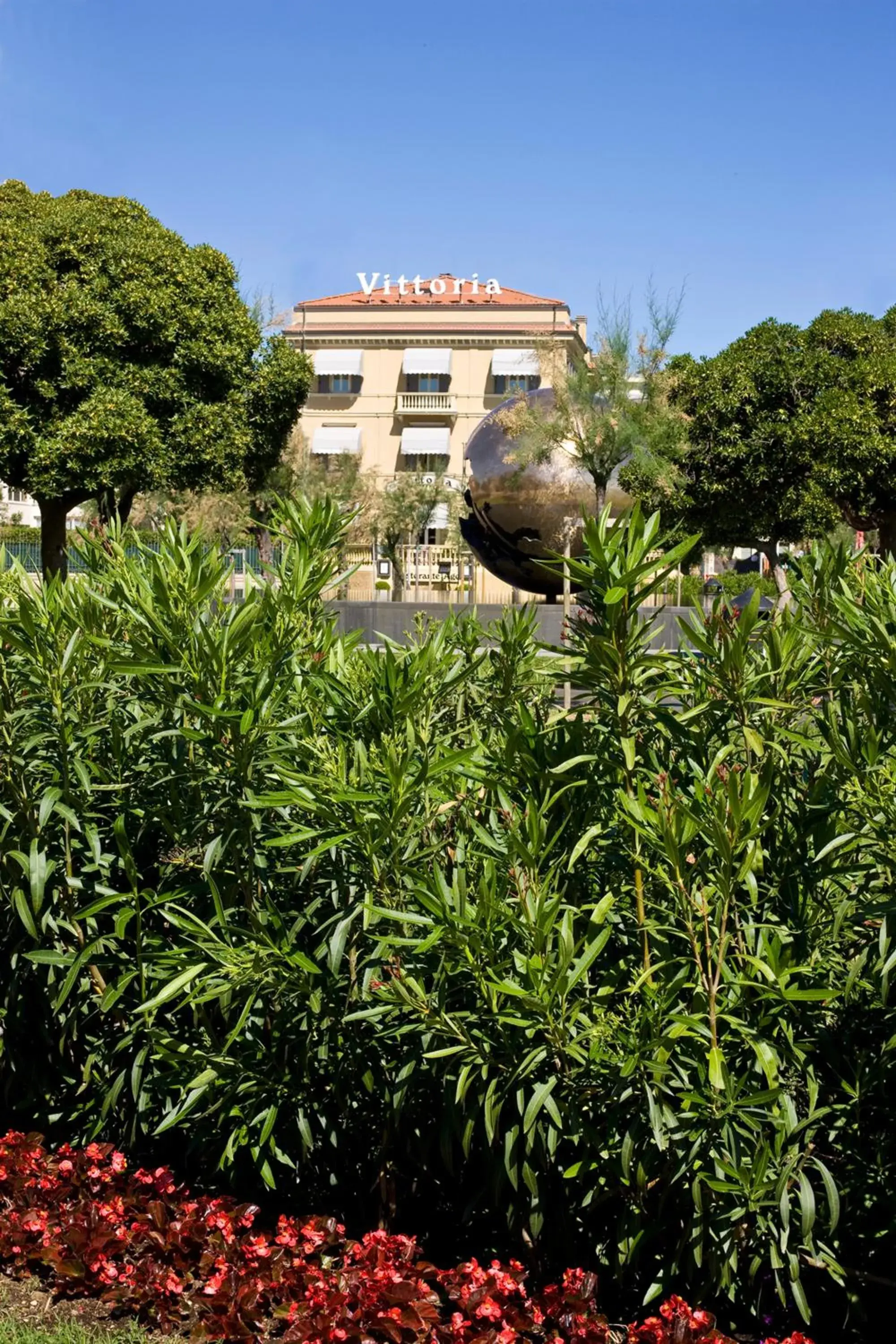 Facade/entrance, Property Building in Hotel Vittoria