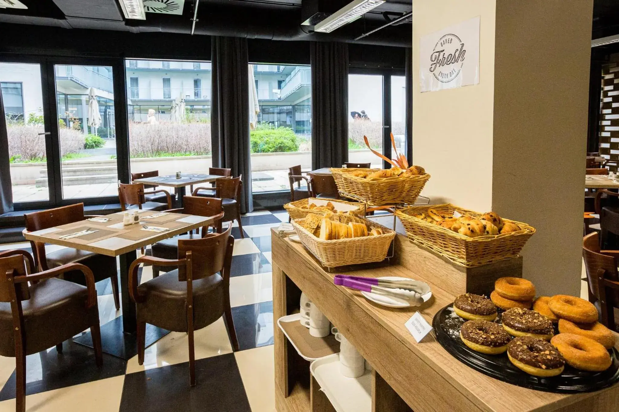 Restaurant/places to eat in Di Verdi Imperial Hotel Restaurant/places to eat in Di Verdi Imperial Hotel