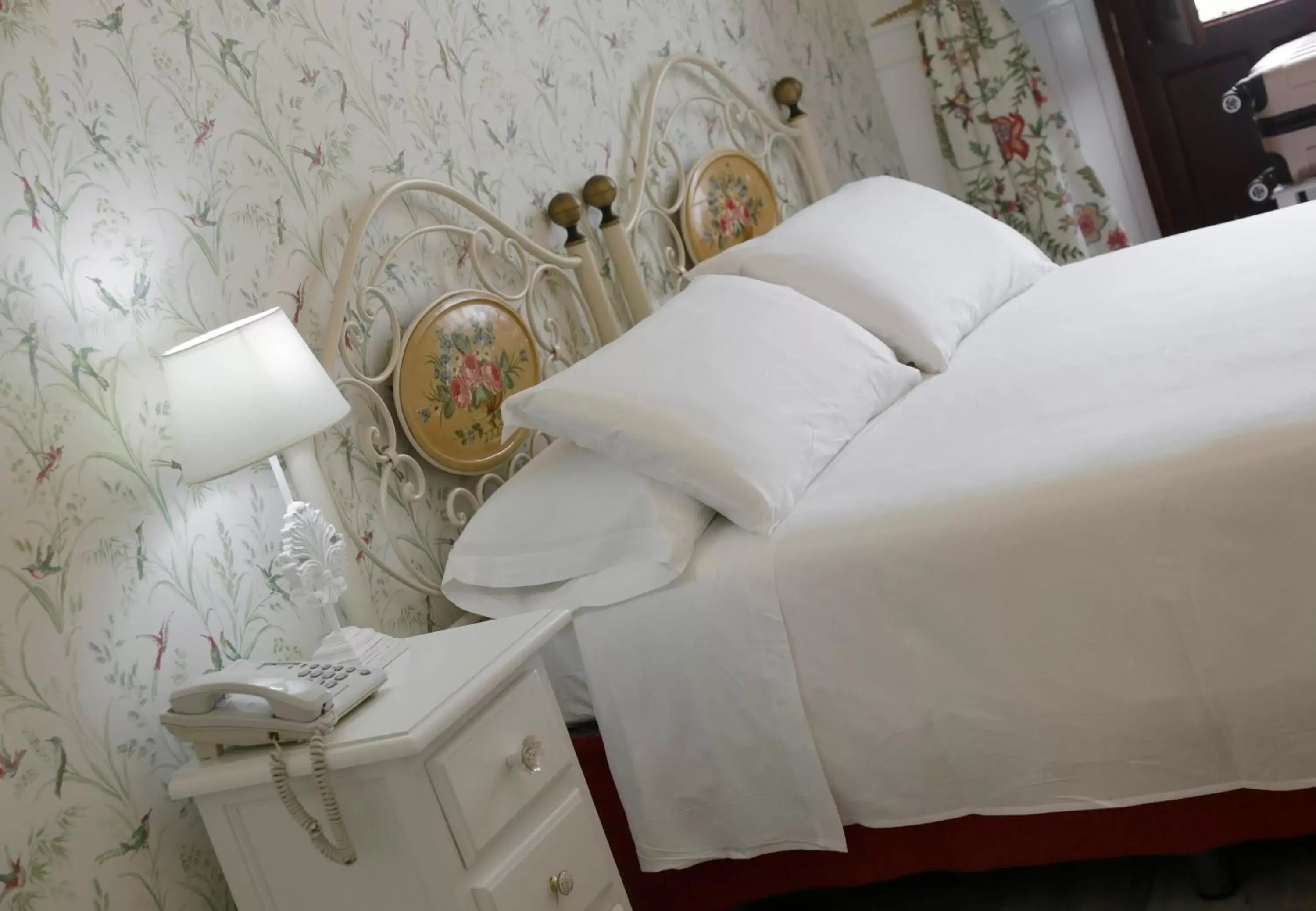 Bed in Basic Hotel Puerta de Sevilla Bed in Basic Hotel Puerta de Sevilla