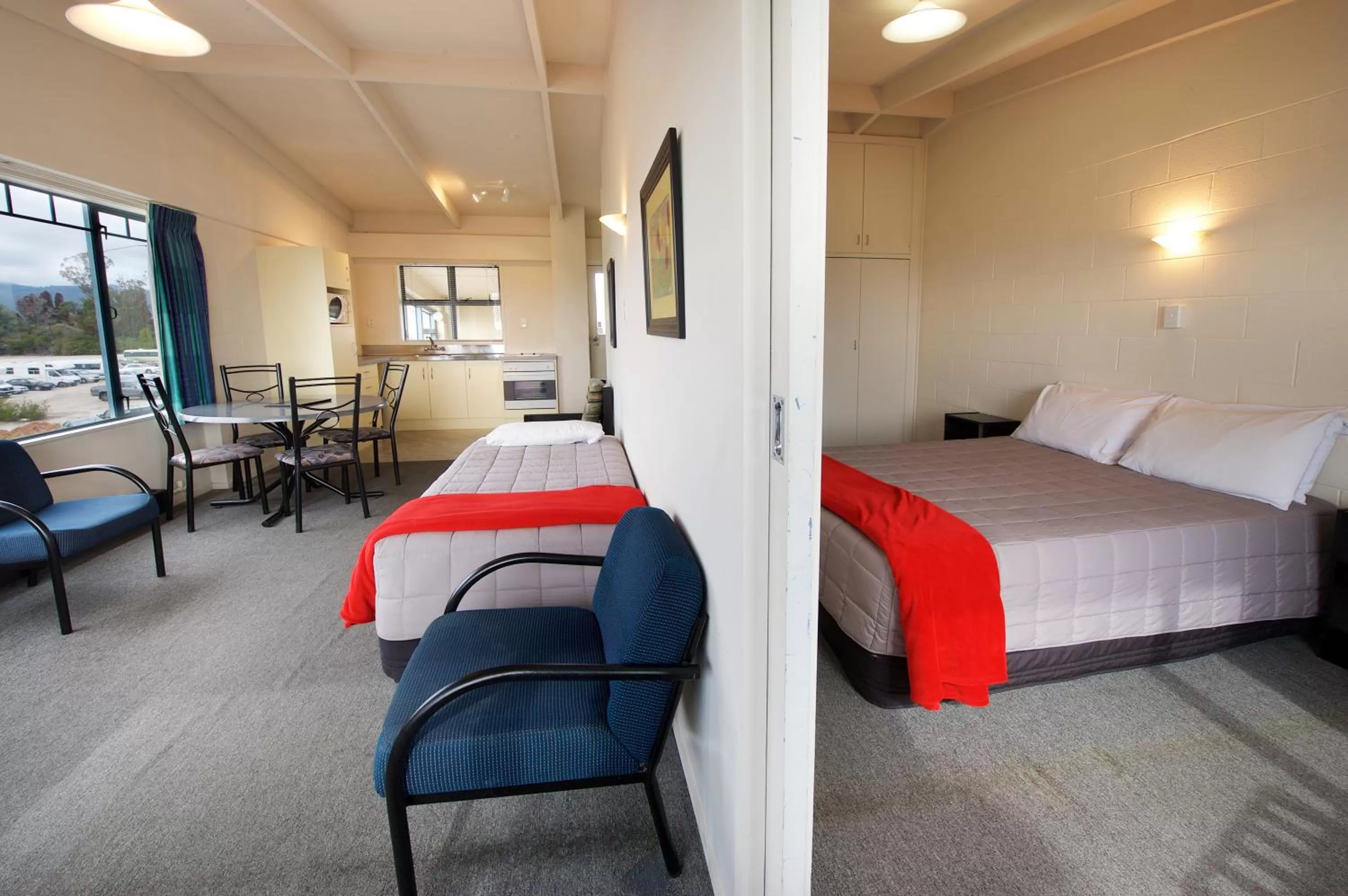 Photo of the whole room, Bed in Ambassador Thermal Motel