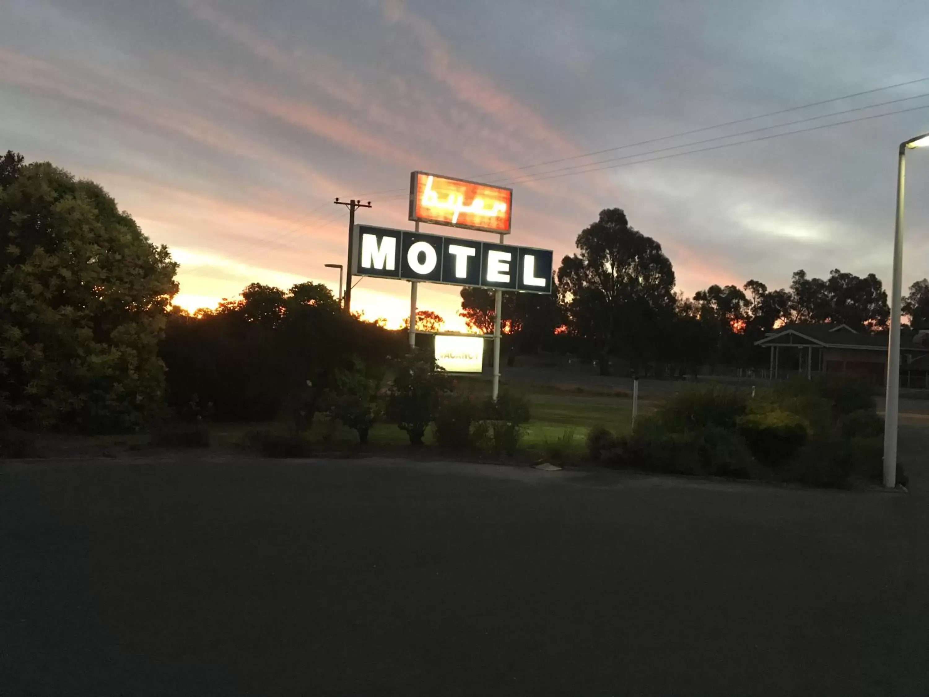 Property Building in Byer Fountain Motor Inn