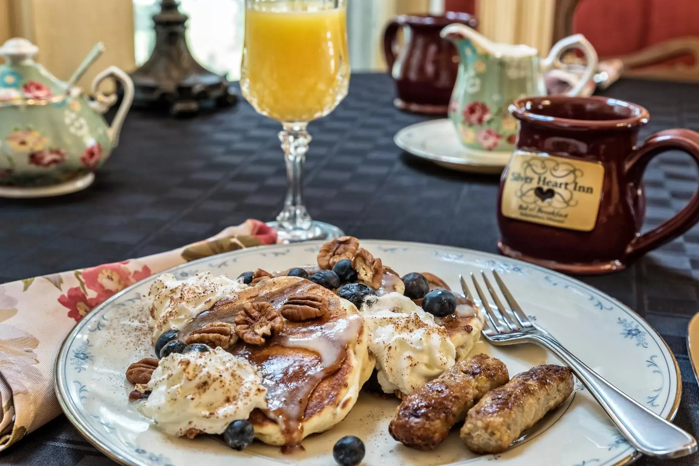 Breakfast, Food in Silver Heart Inn & Cottages
