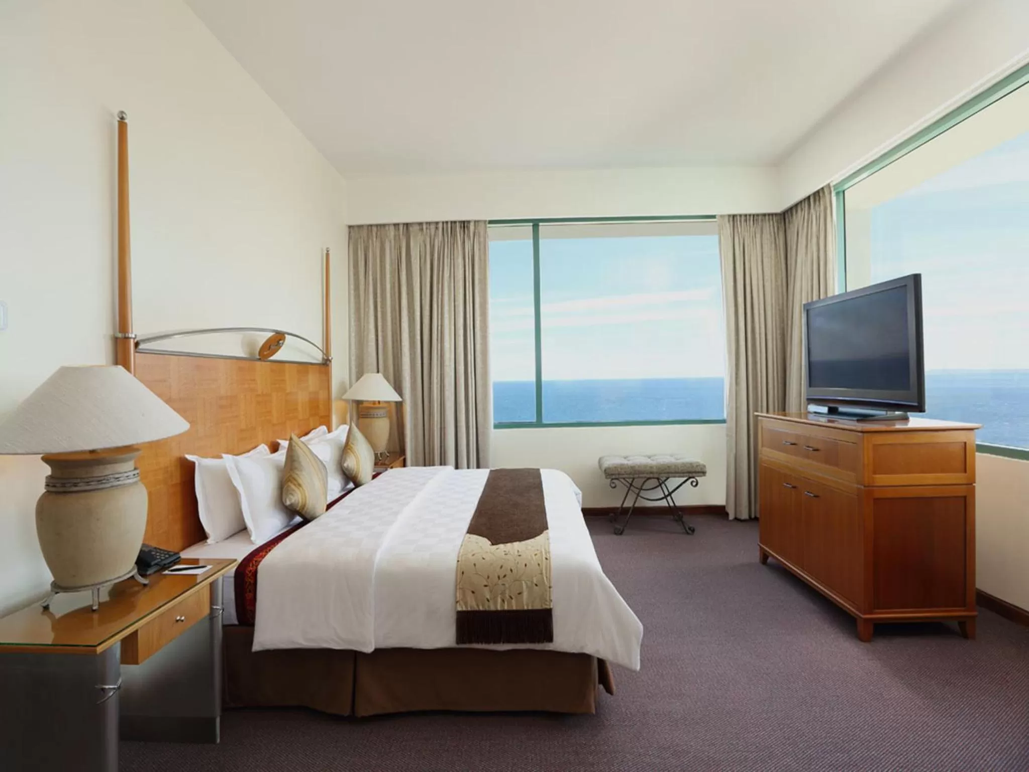 Bedroom, Bed in Aryaduta Manado