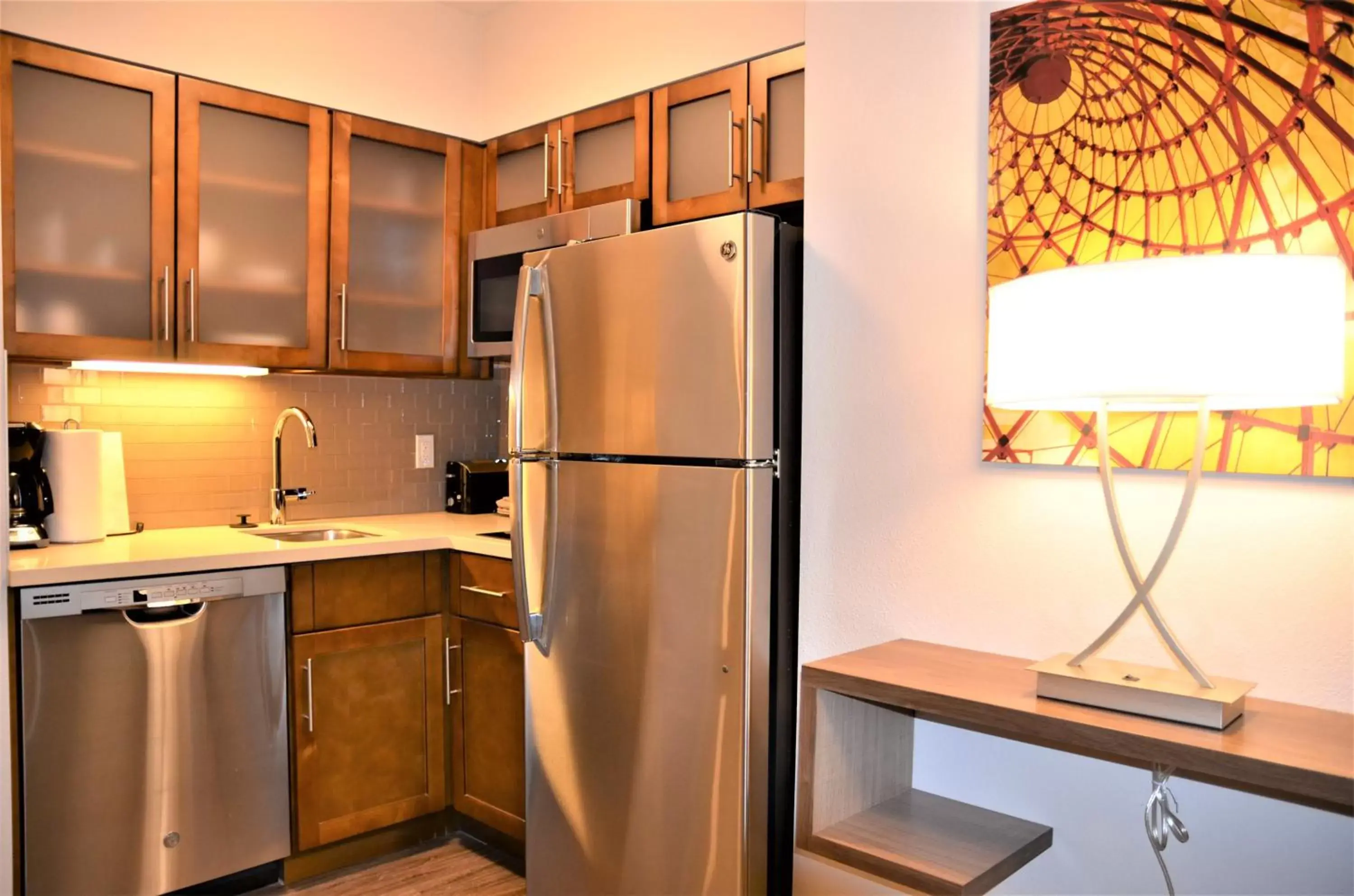 Kitchen or kitchenette, Kitchen/Kitchenette in Staybridge Suites - Orenco Station, an IHG Hotel