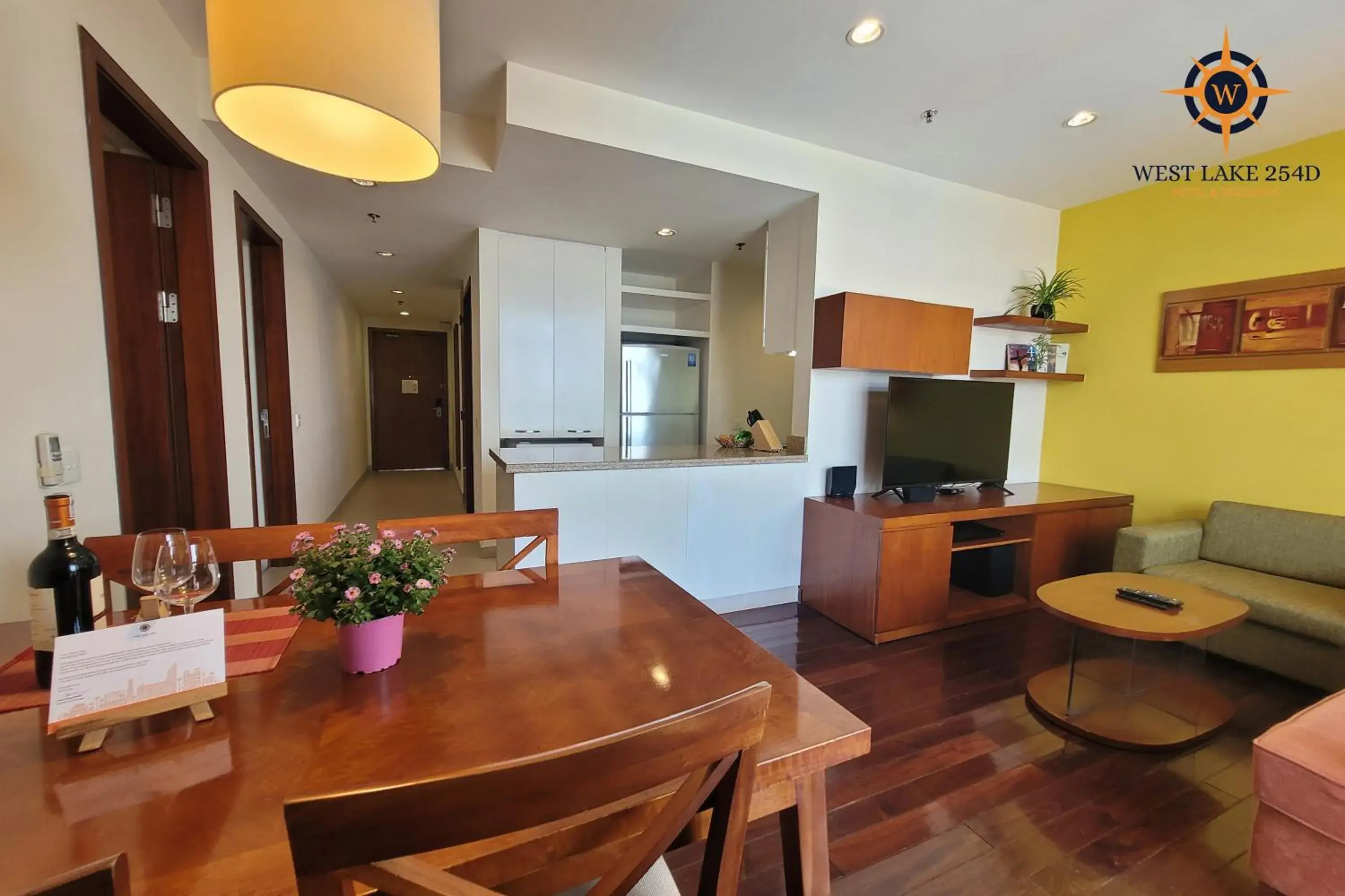 Living room, Dining Area in West Lake 254D Hotel & Residence