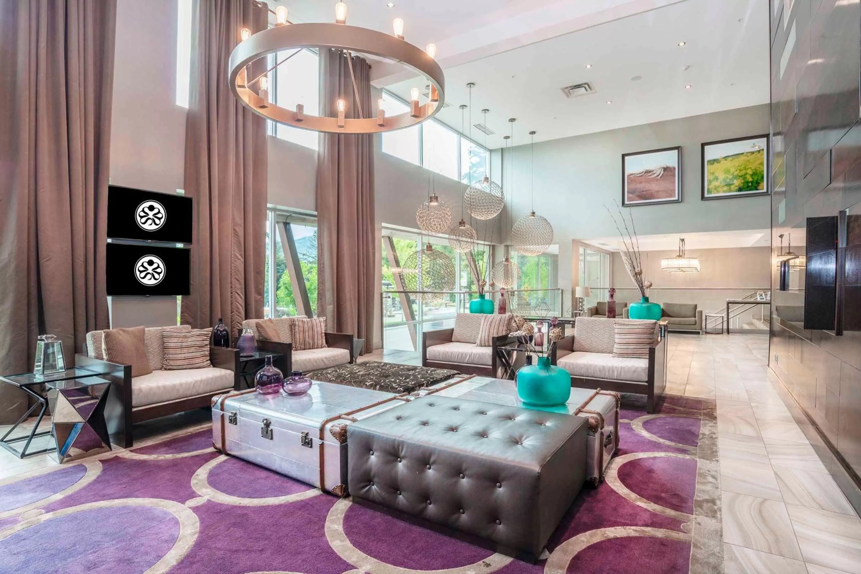 Lobby or reception in Sandman Signature Kamloops Hotel