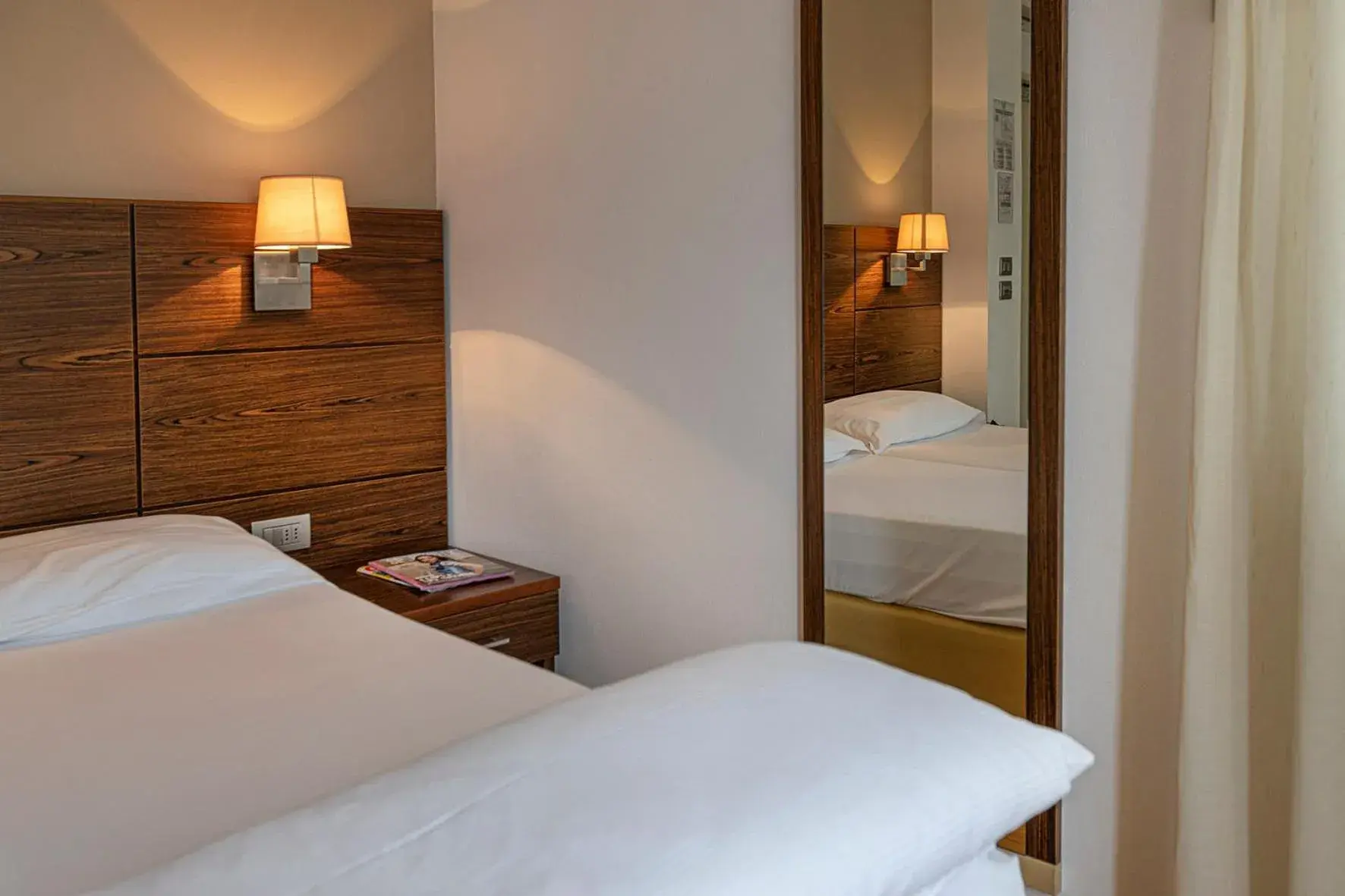 Bed in Hotel Lago Di Garda