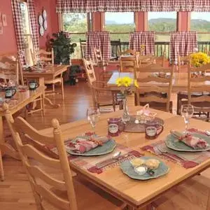 Restaurant/Places to Eat in Berry Springs Lodge