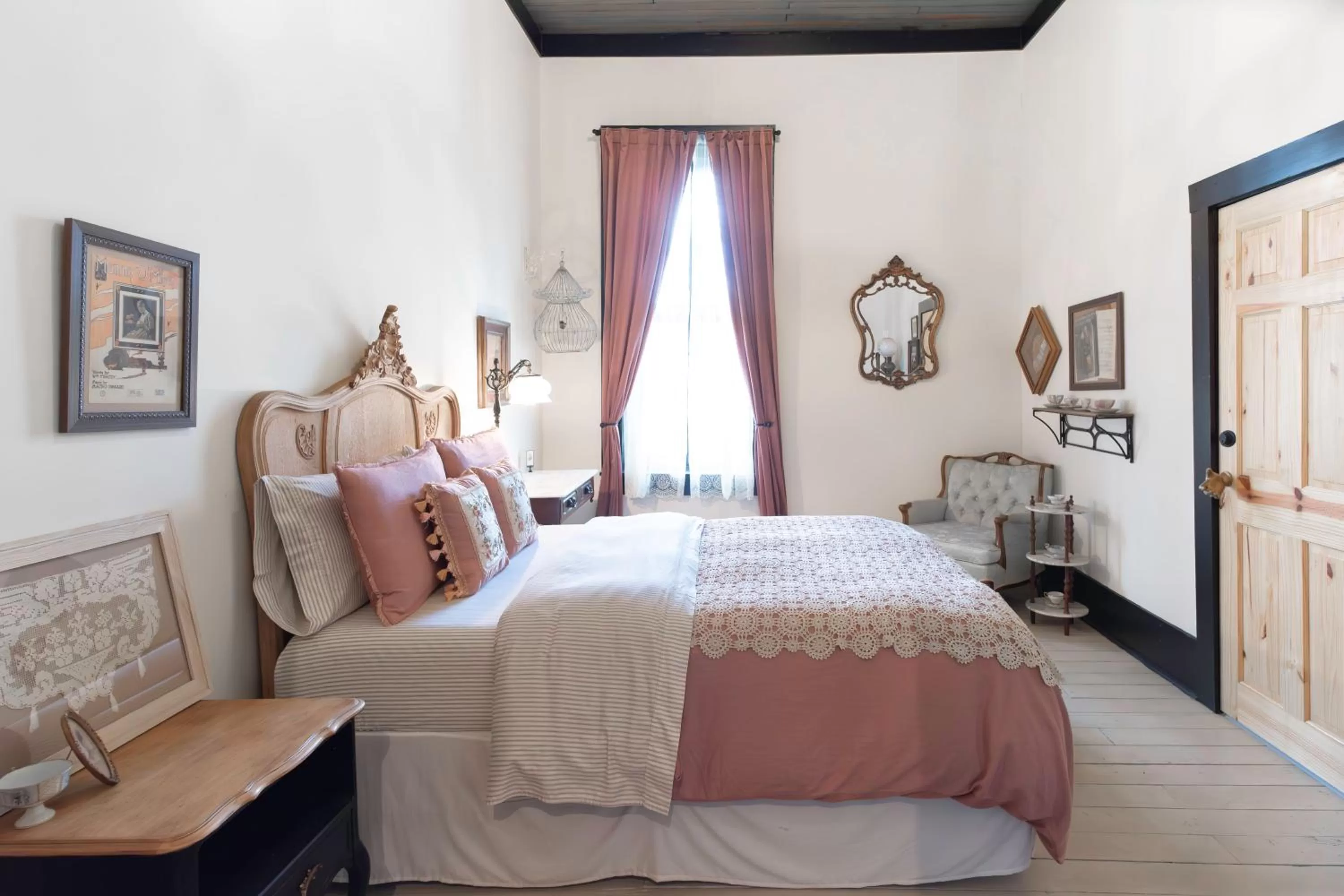 Bed in Beard and Lady Inn