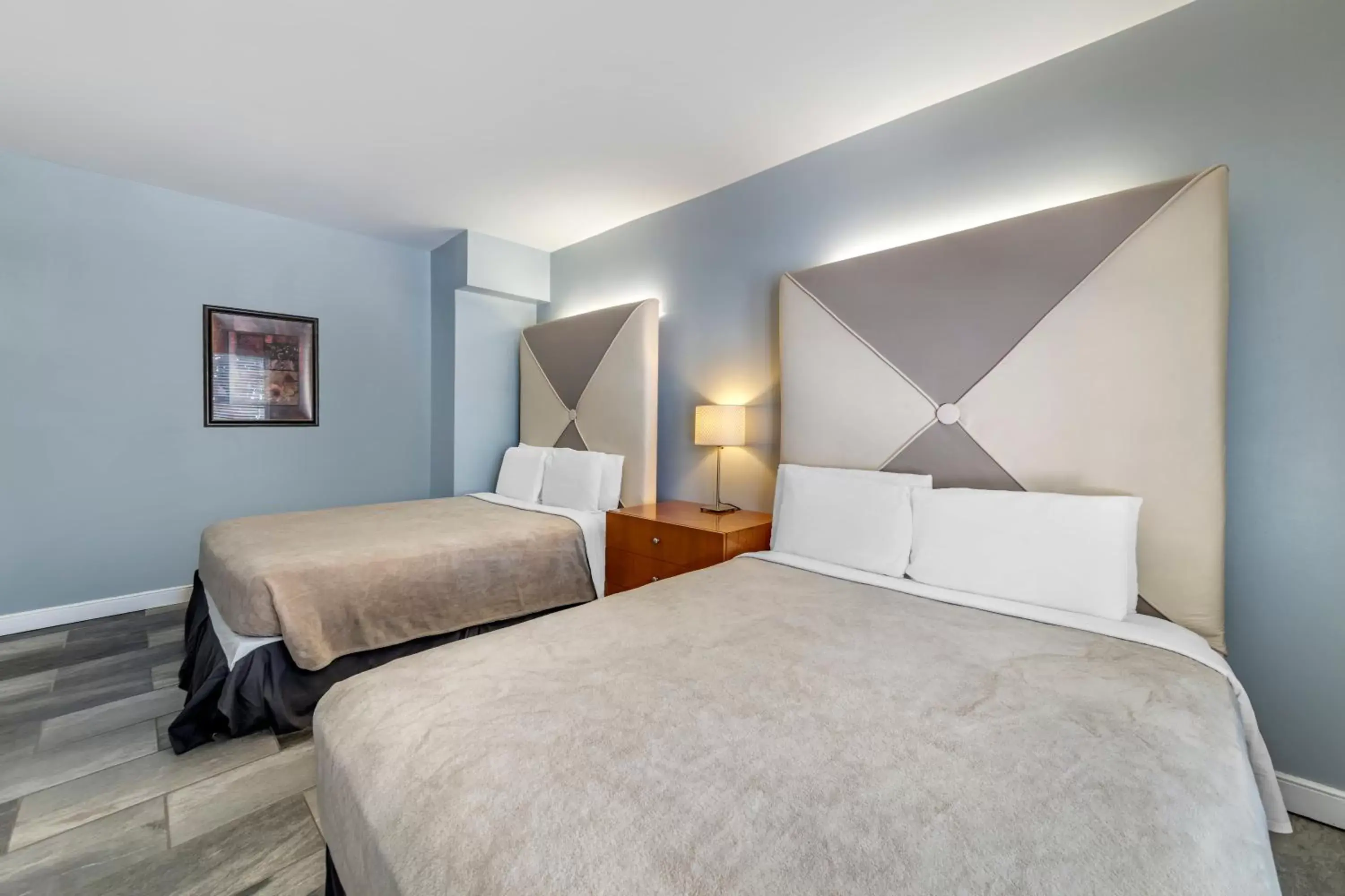 Deluxe Queen Suite with Two Queen Beds in La Flora by LuxUrban Deluxe Queen Suite with Two Queen Beds in La Flora by LuxUrban