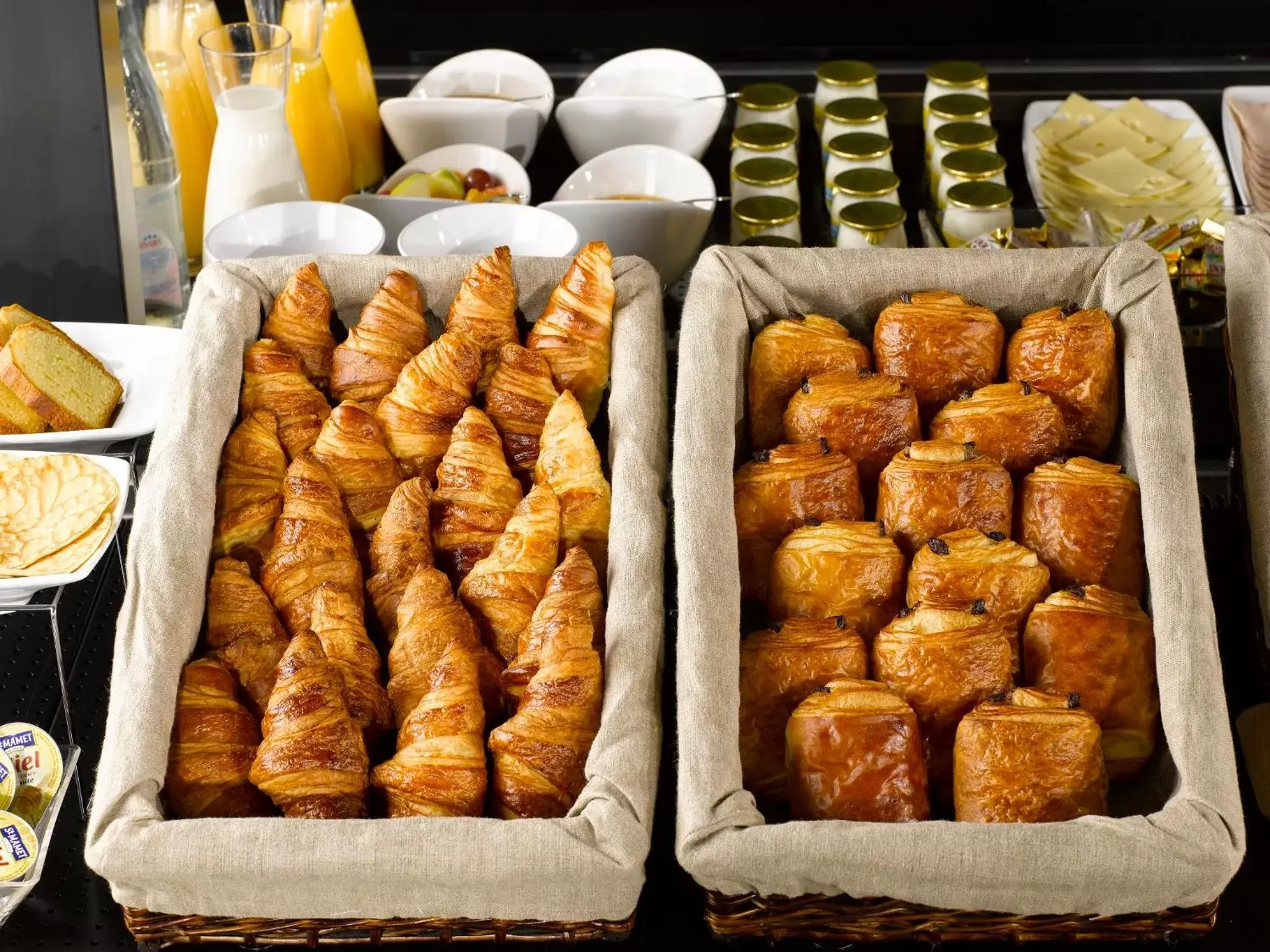 Continental breakfast in Campanile Chanas