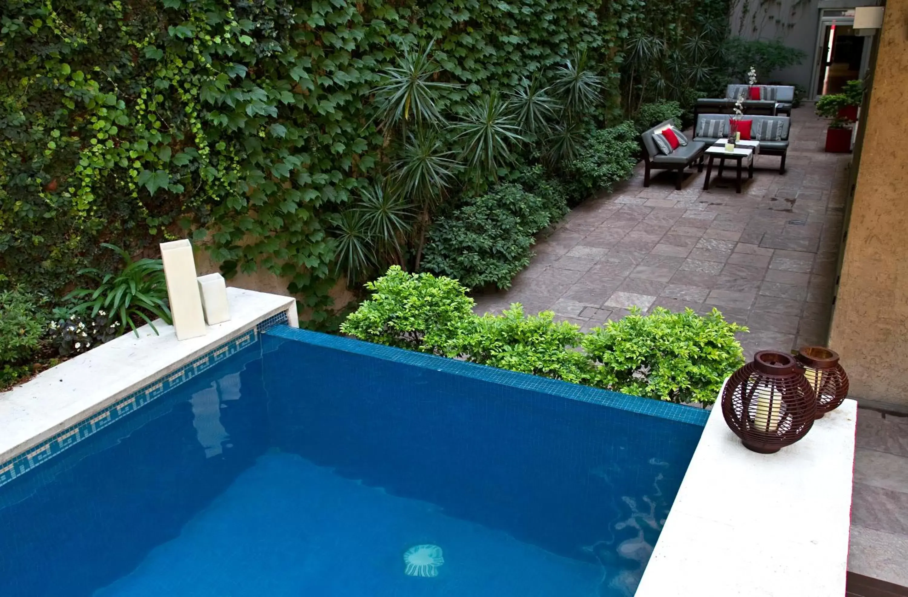 Swimming Pool in Ribera Sur Hotel