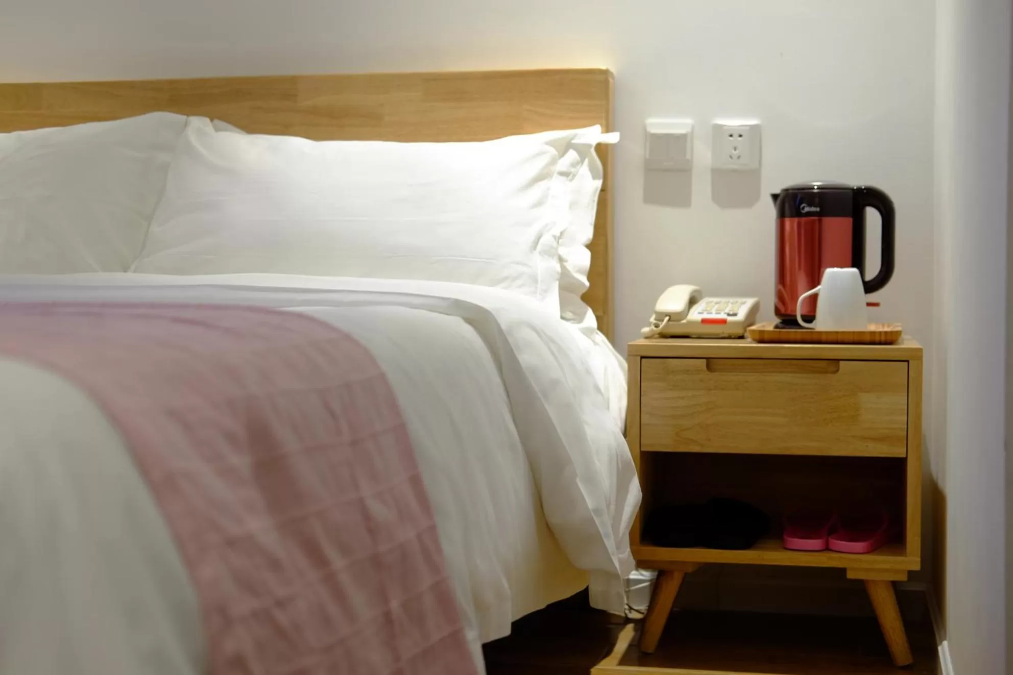 Decorative detail, Bed in Beijing Shangchao Hotel