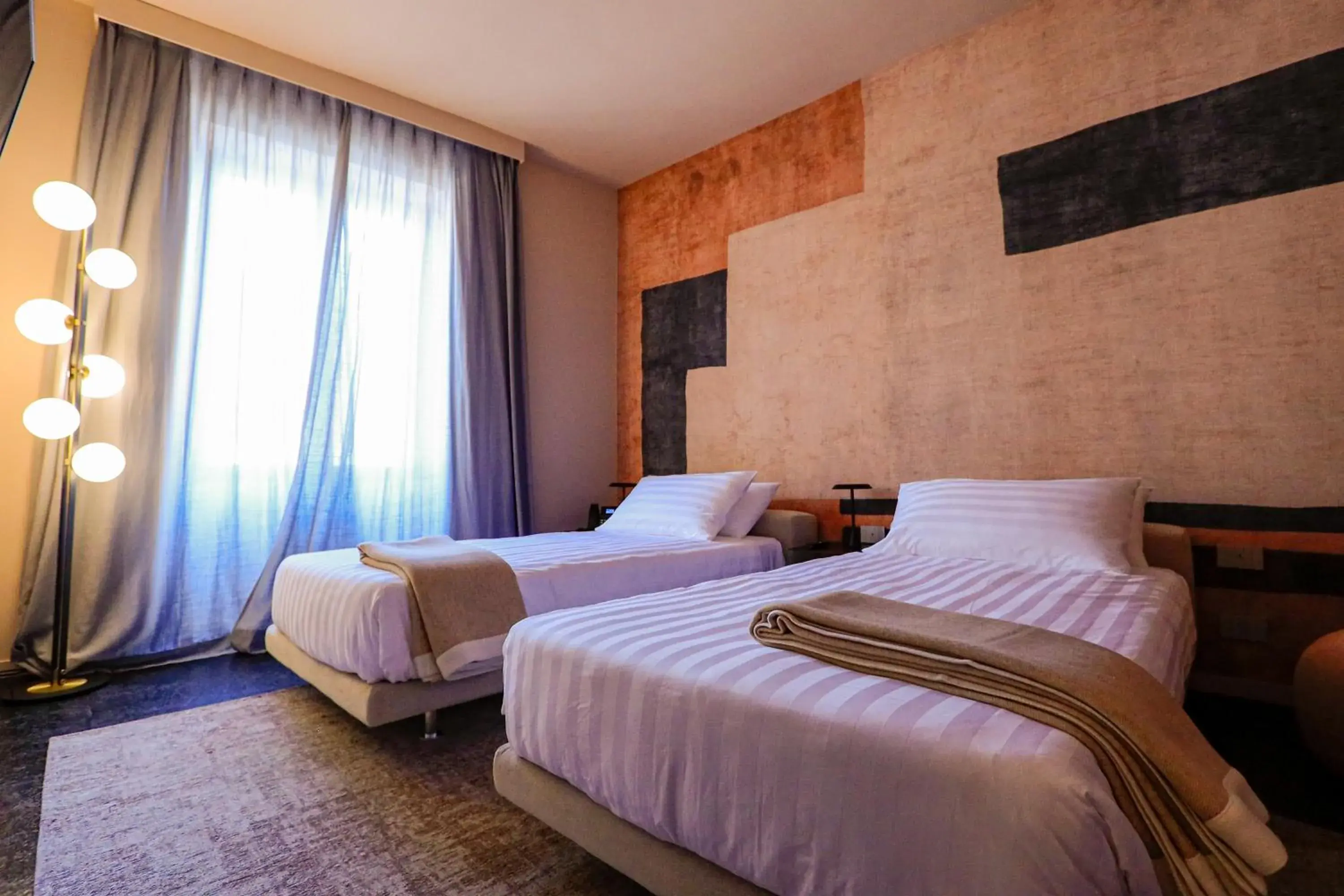 Photo of the whole room, Bed in Arco Vecchio Urban Suite - Epoca Collection Photo of the whole room, Bed in Arco Vecchio Urban Suite - Epoca Collection