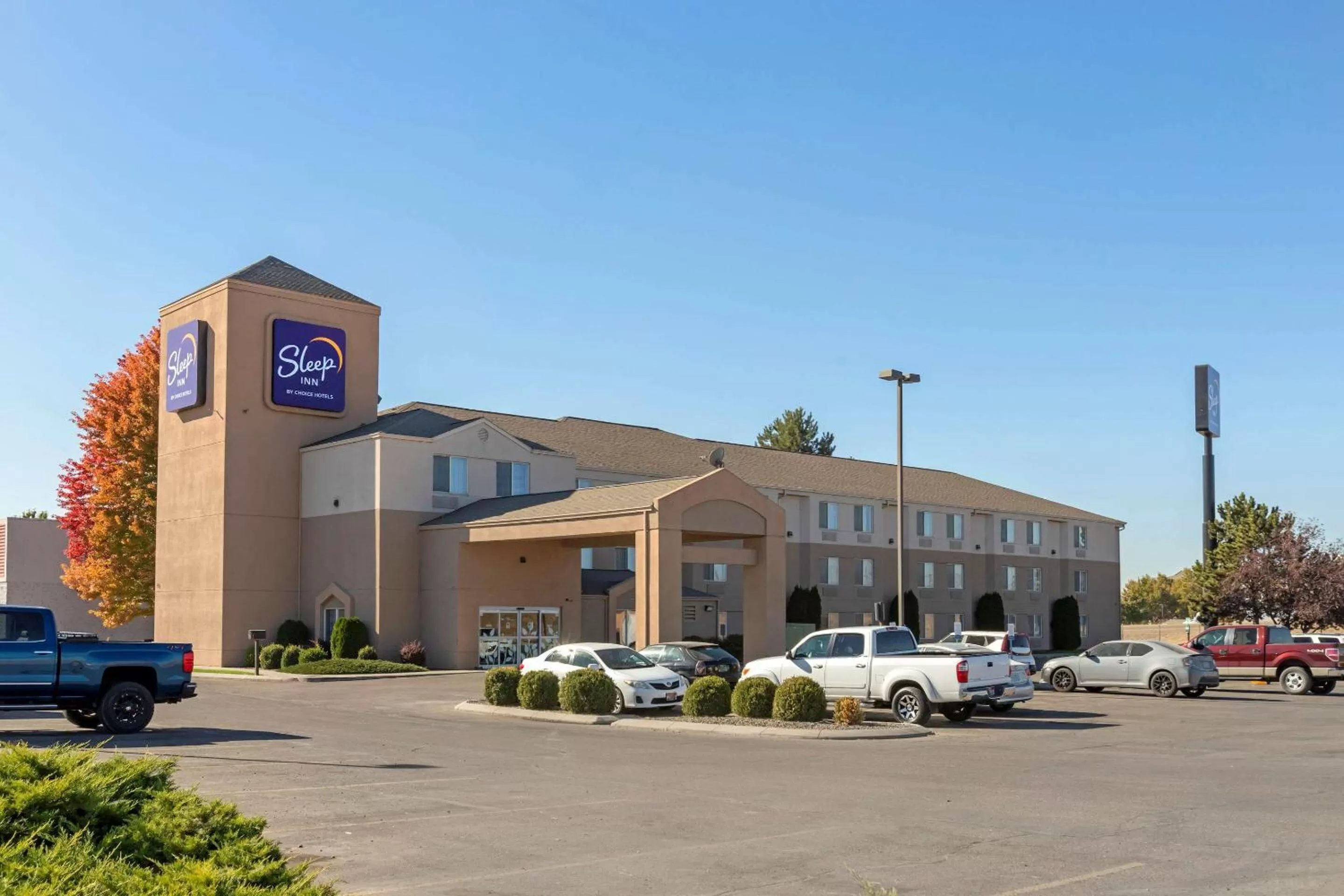 Property building in Sleep Inn Ontario