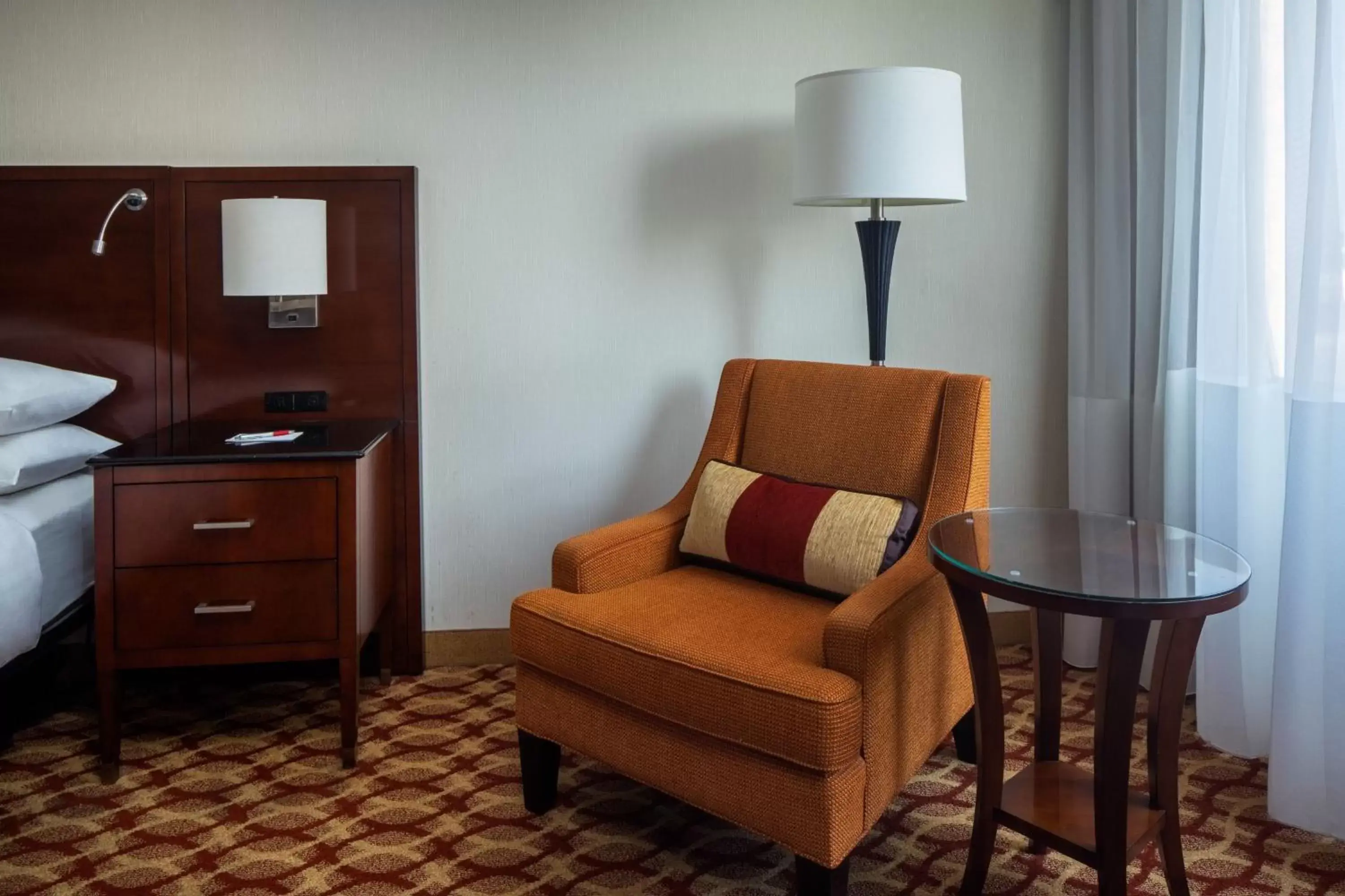 Photo of the whole room, Seating Area in Indianapolis Marriott East