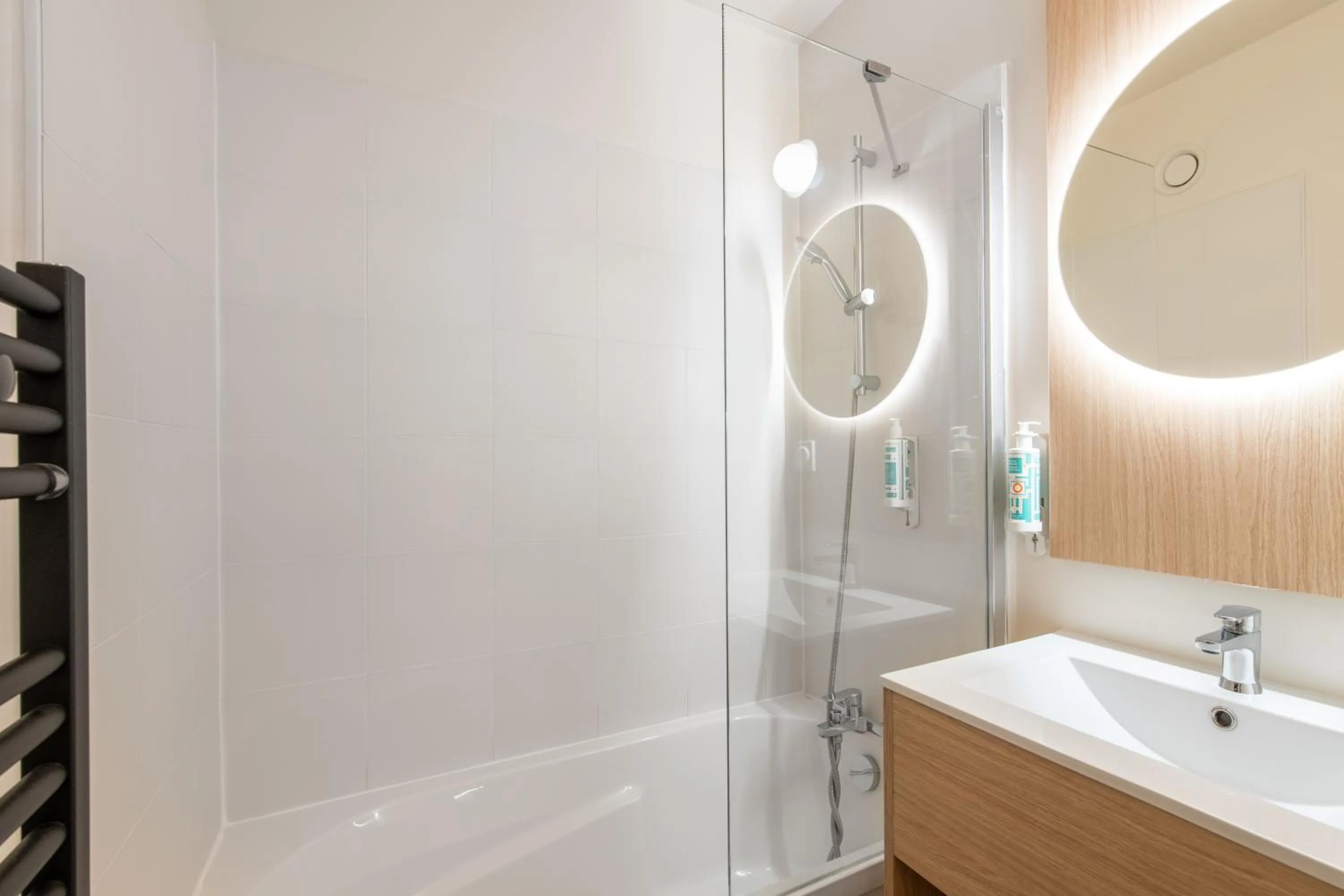 Bathroom in Aparthotel Adagio Access Paris La Villette
