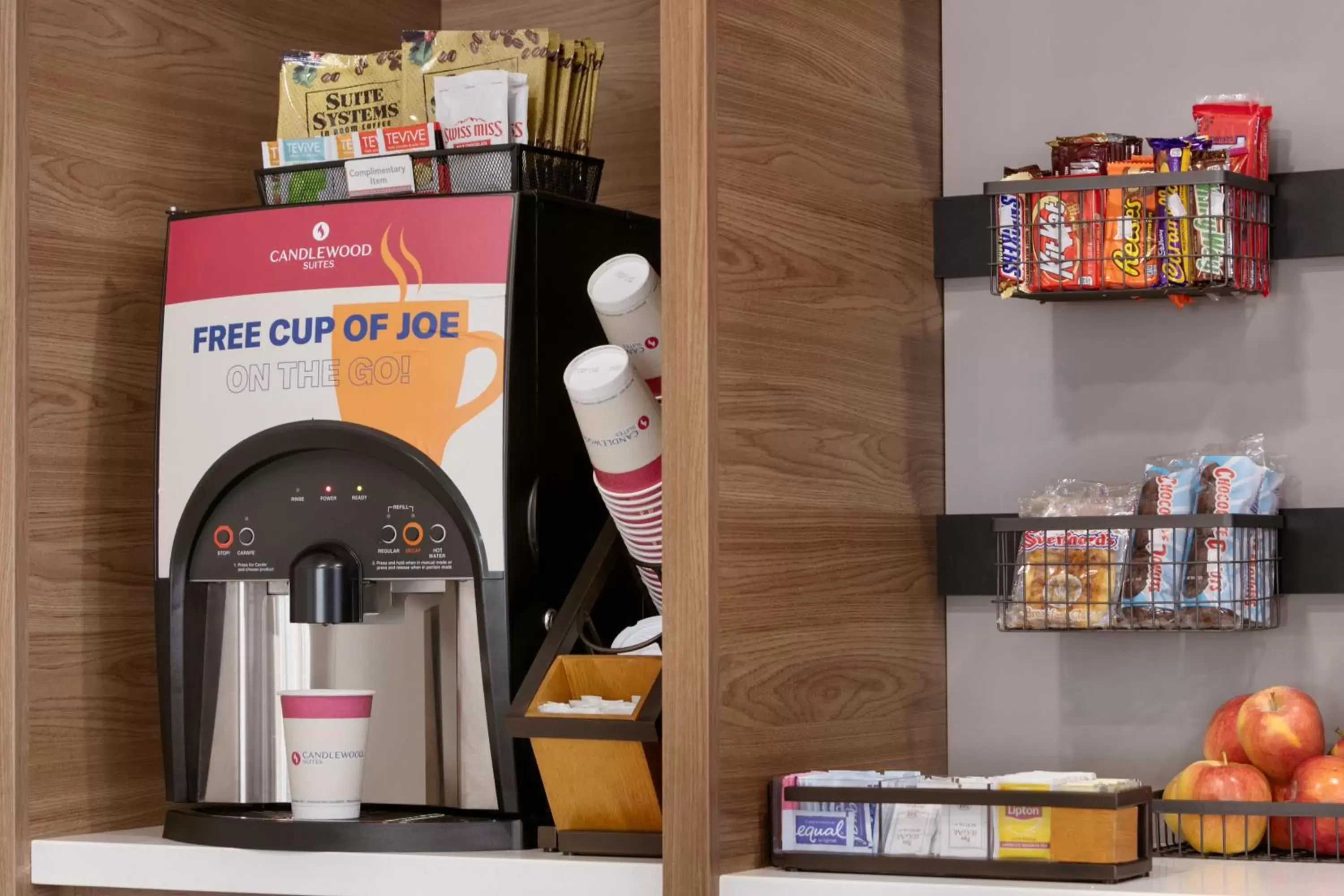 Food and drinks in Candlewood Suites Kansas City Northeast by IHG Food and drinks in Candlewood Suites Kansas City Northeast by IHG