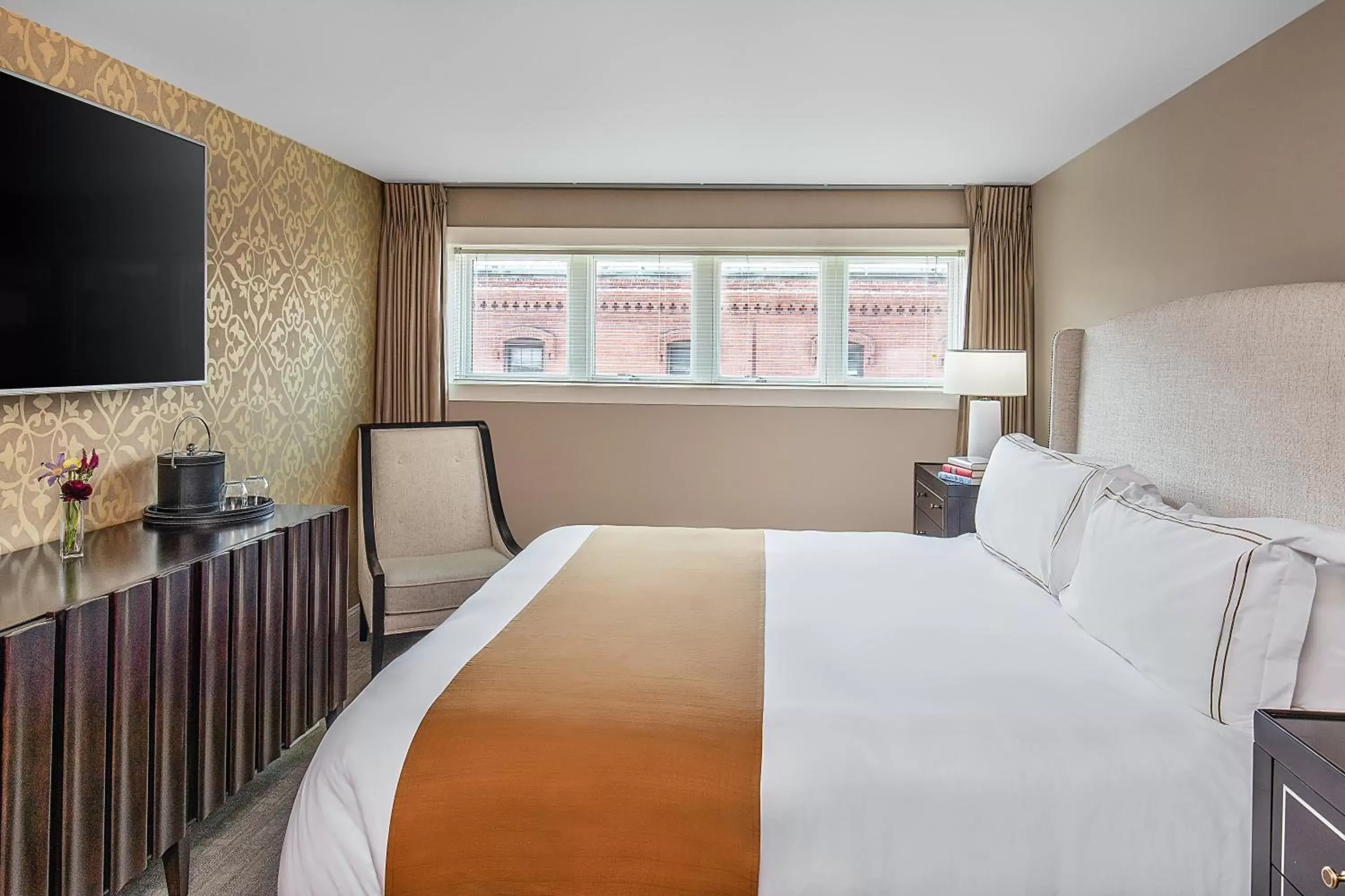 Bed in Portland Regency Hotel & Spa