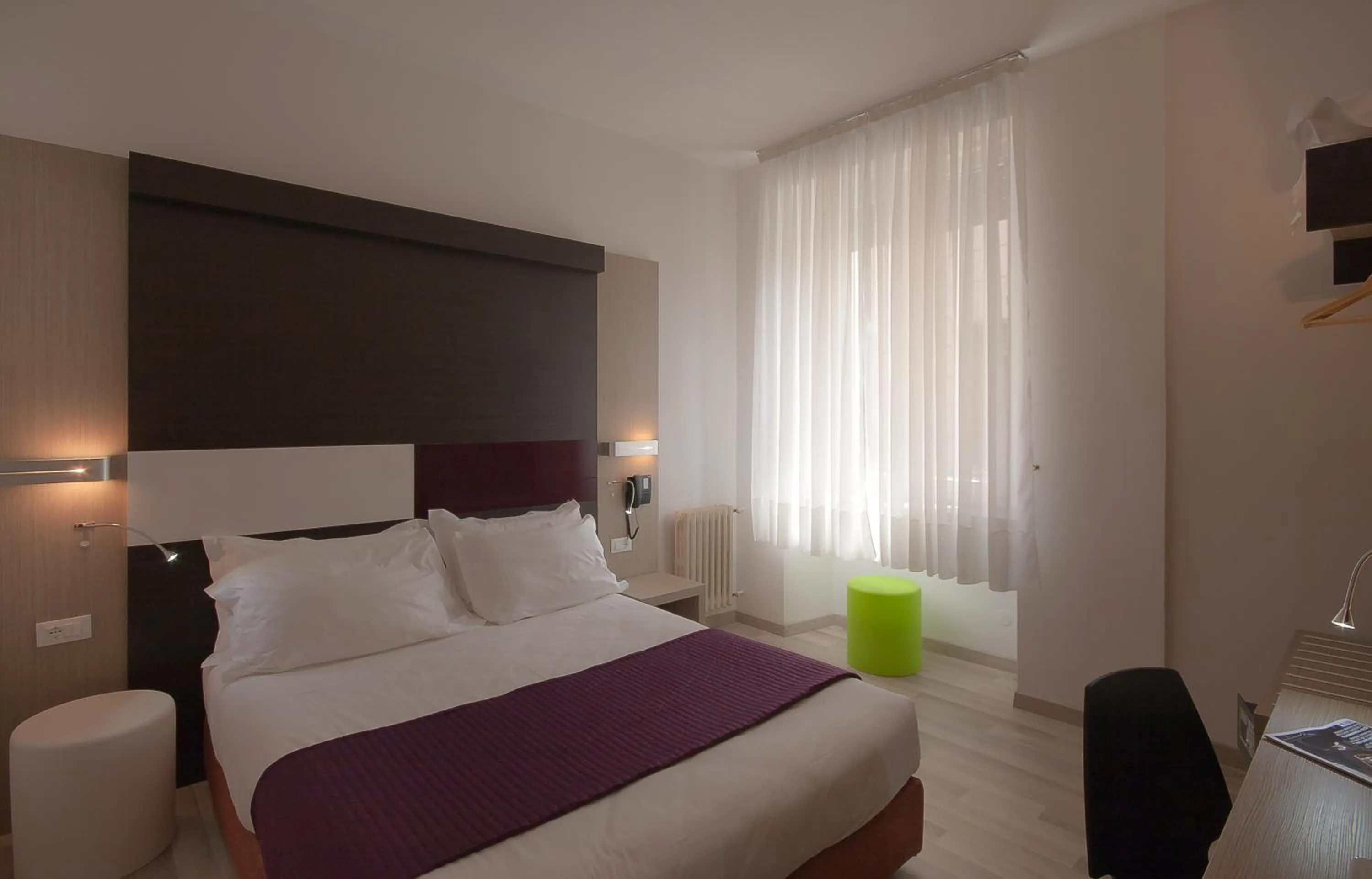 Bed in Genius Hotel Downtown