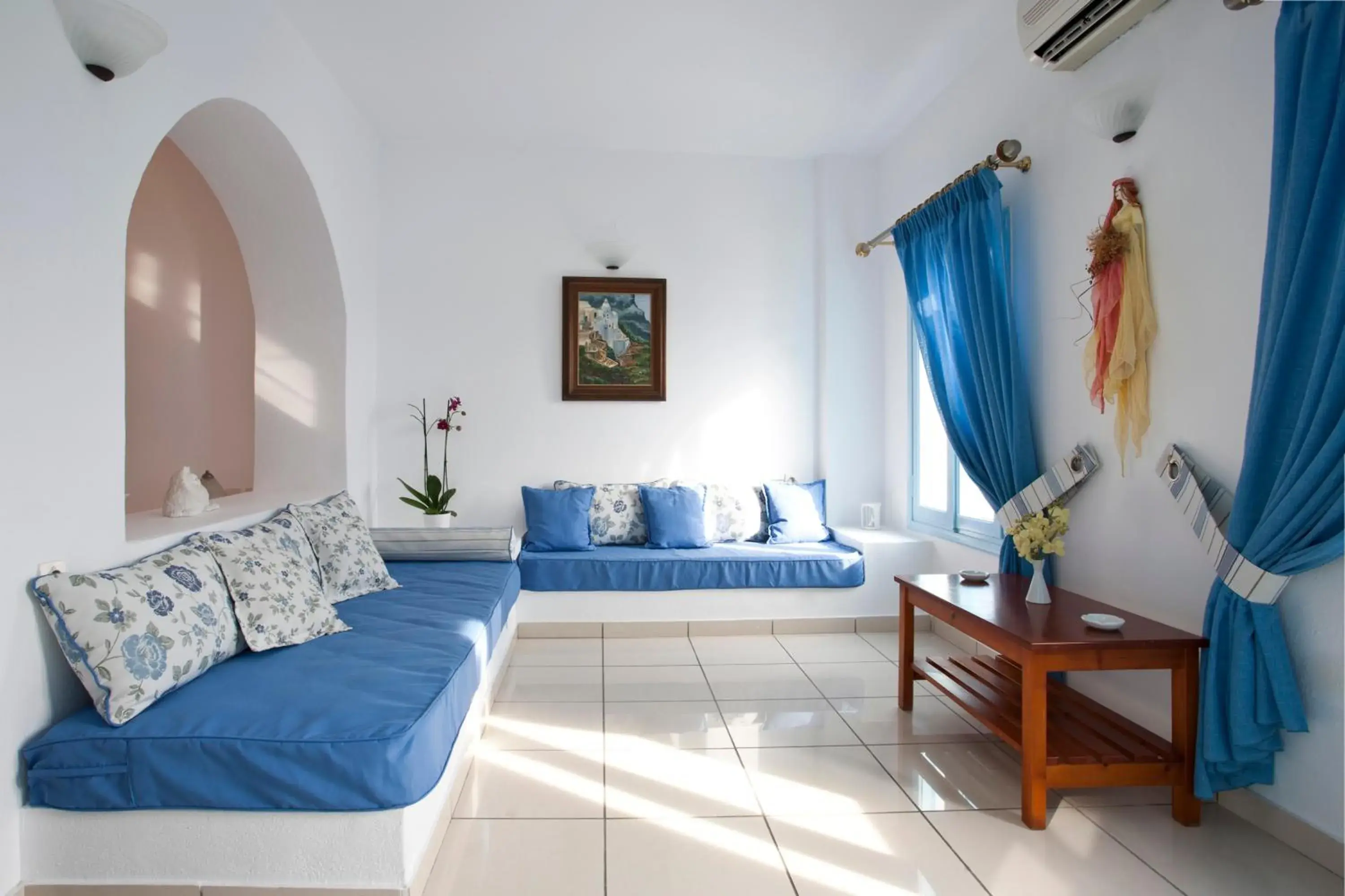 Living room, Seating Area in Kastro Suites