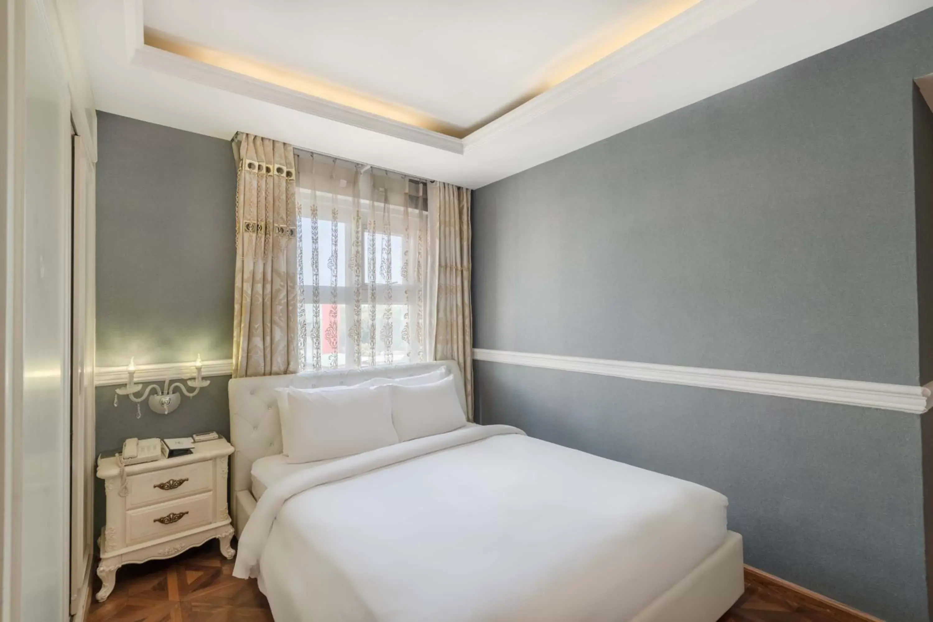 Bedroom, Bed in A&EM 280 Le Thanh Ton Hotel & Spa