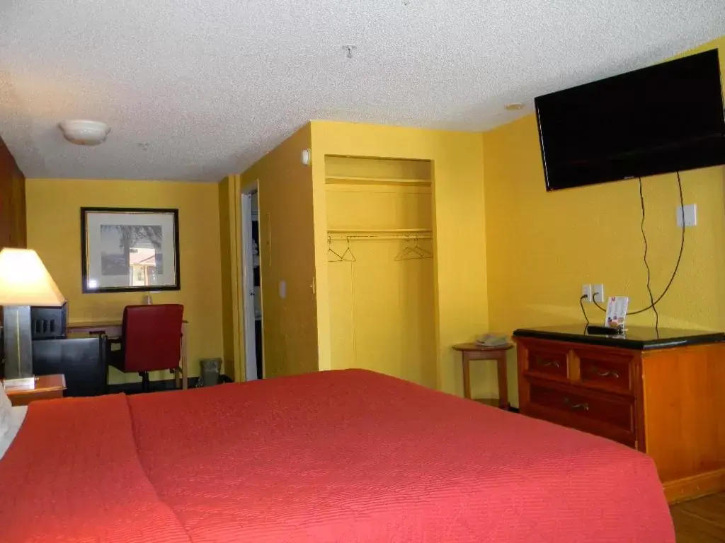 King Room - Smoking in SleepWell Stockbridge King Room - Smoking in SleepWell Stockbridge