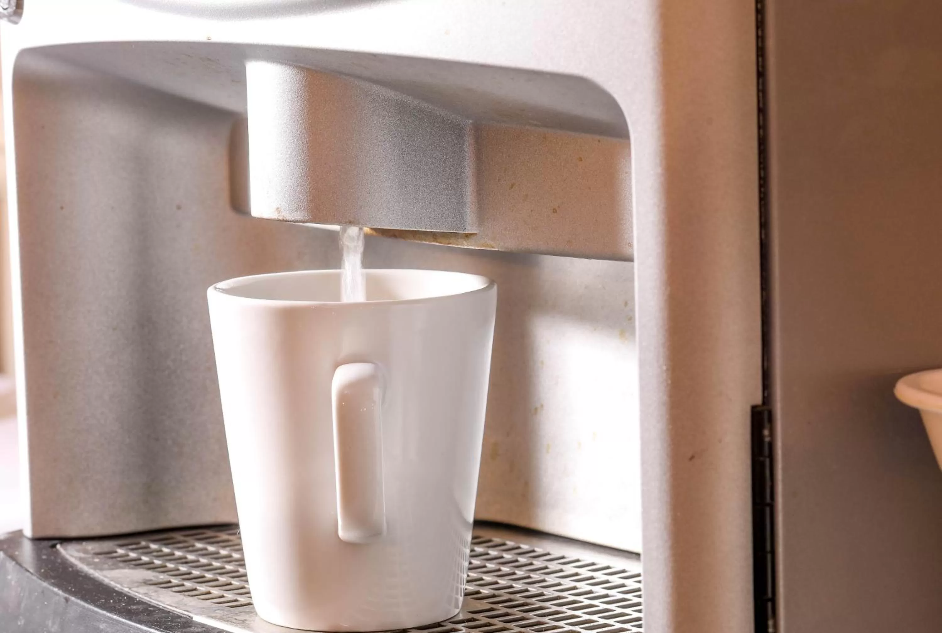 Restaurant/places to eat in The Jephson Hotel; BW Signature Collection