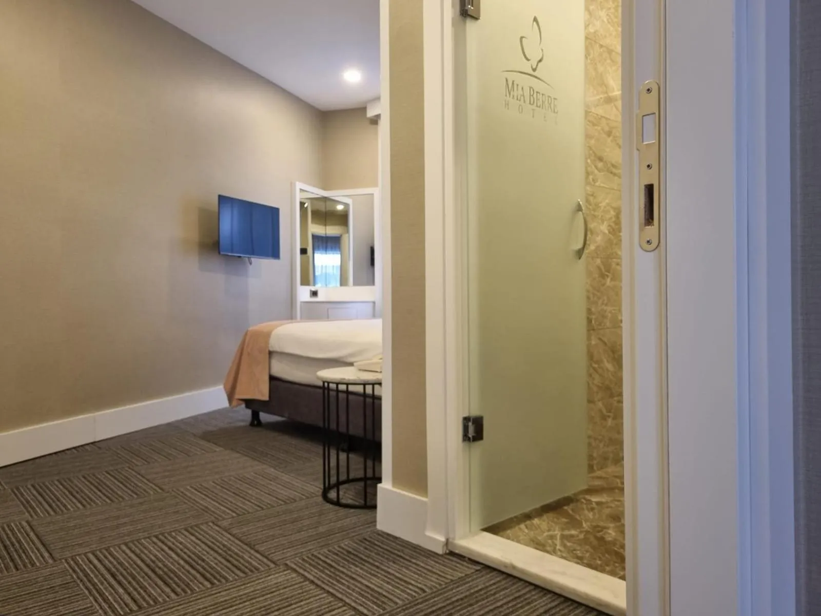 TV and multimedia in Mia Berre Hotels