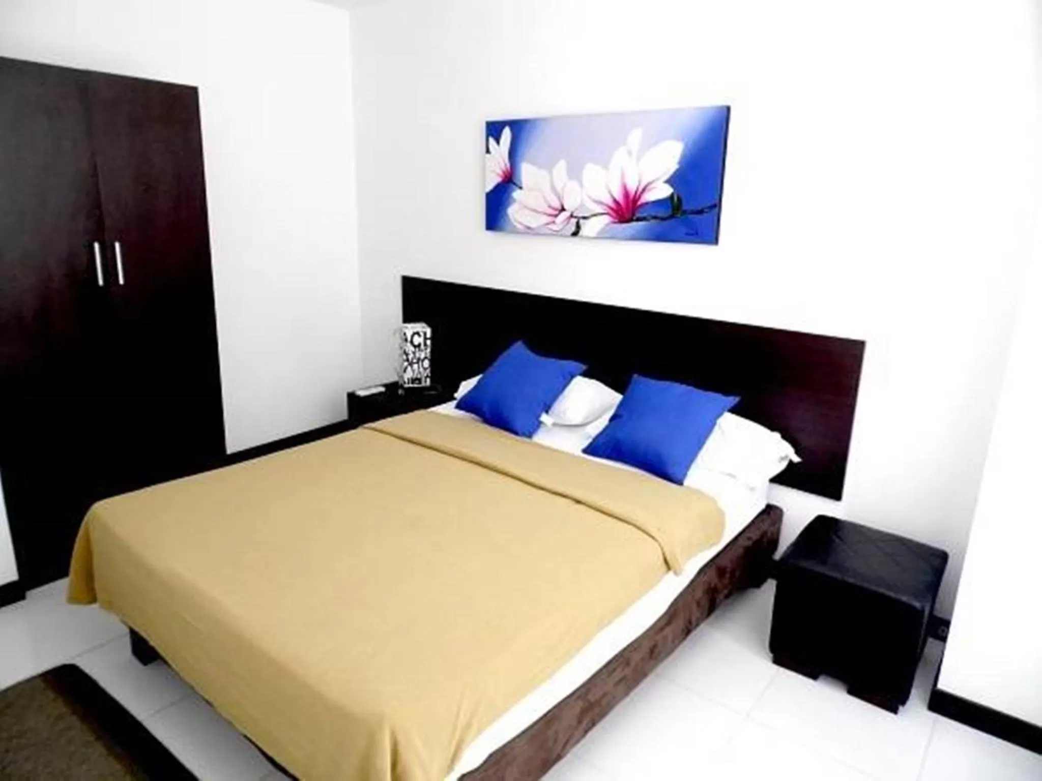 Decorative detail in Apartasuites San Marcos