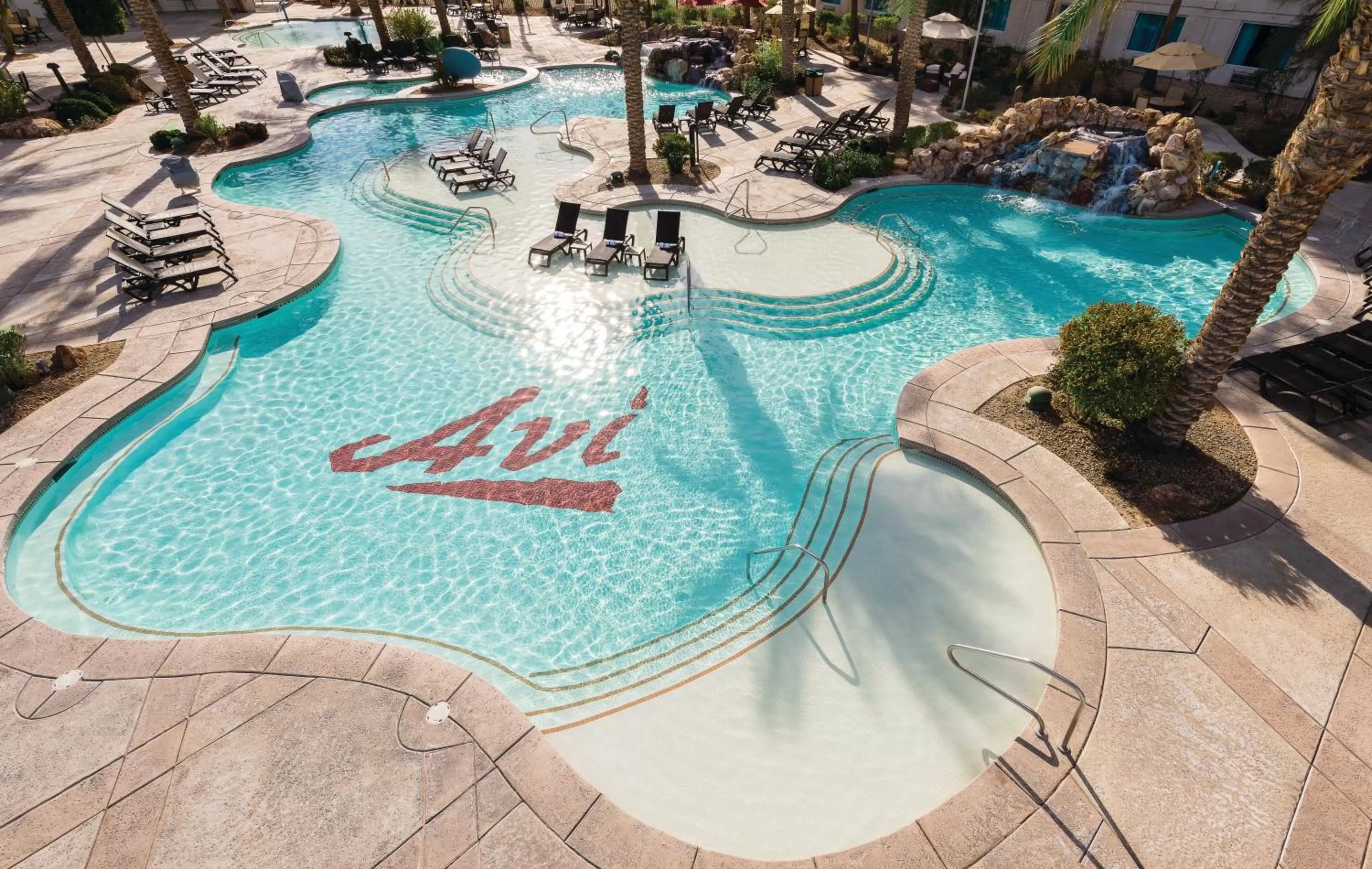Swimming pool in Avi Resort & Casino